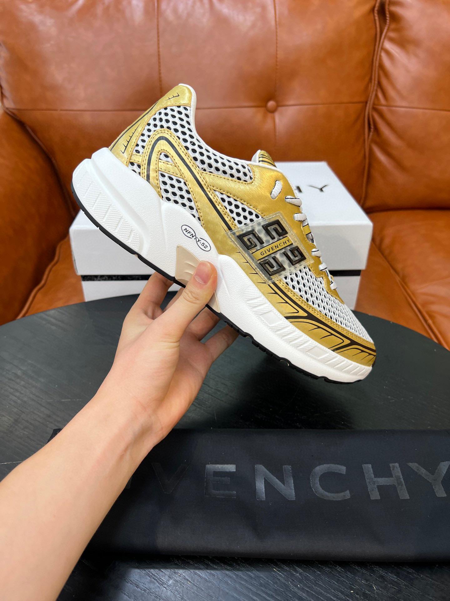 Кроссовки Givenchy 