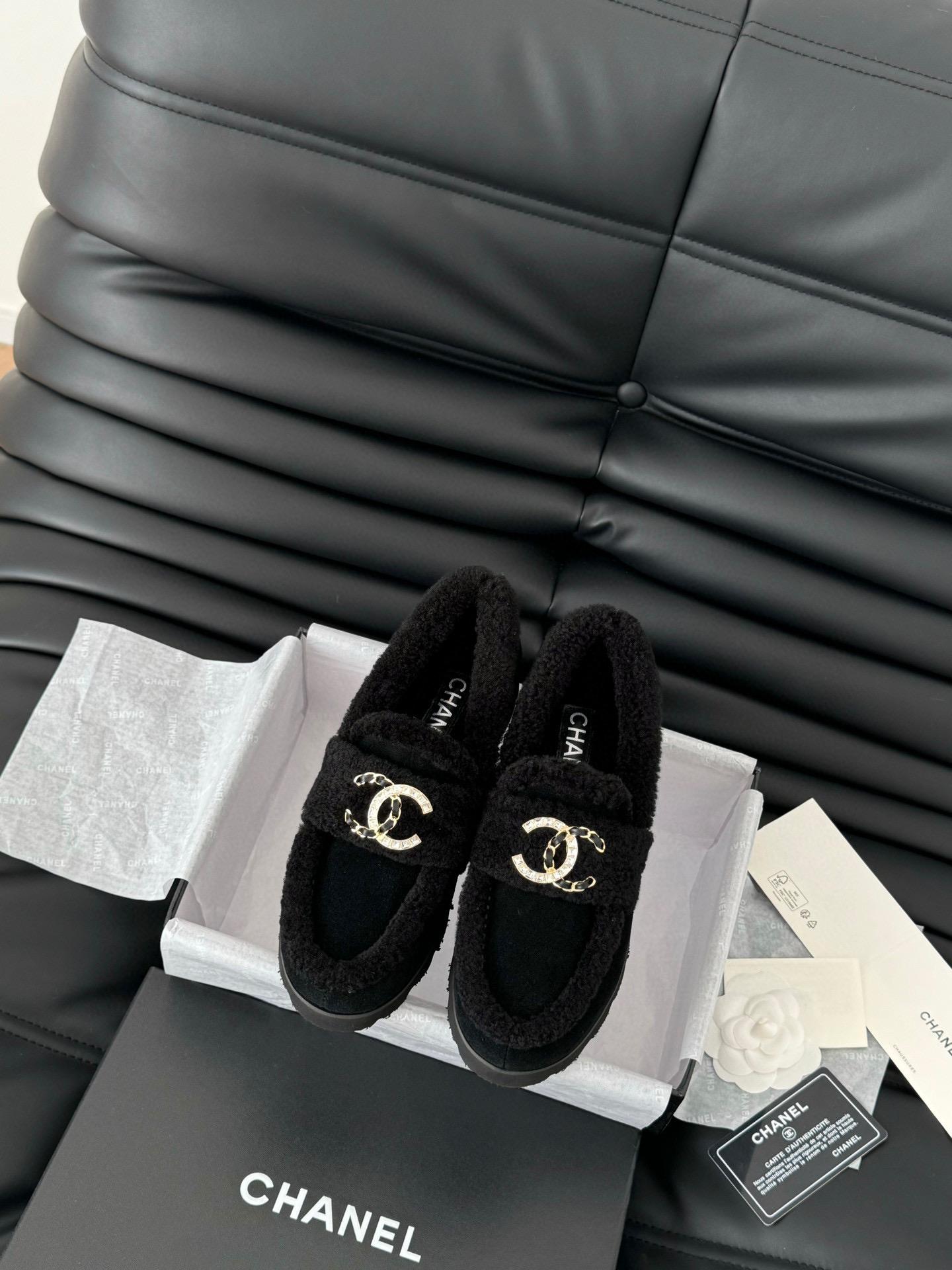 Лоферы с мехом Chanel