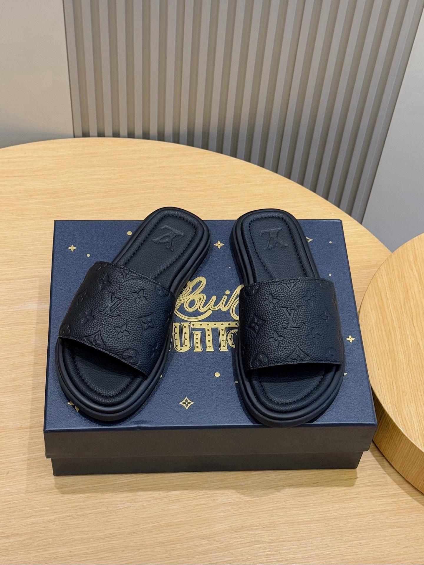 Тапочки Louis Vuitton 
