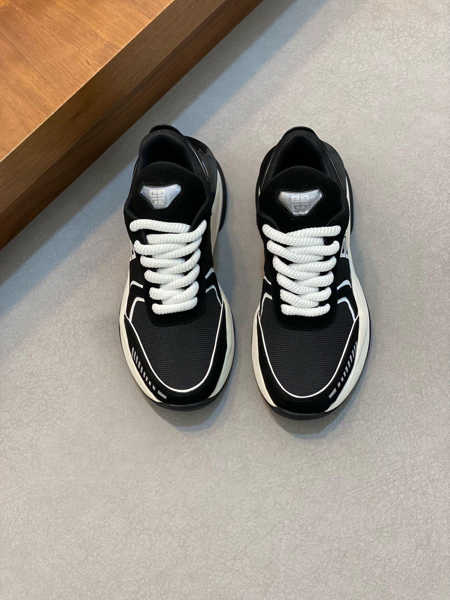 Кроссовки Givenchy 