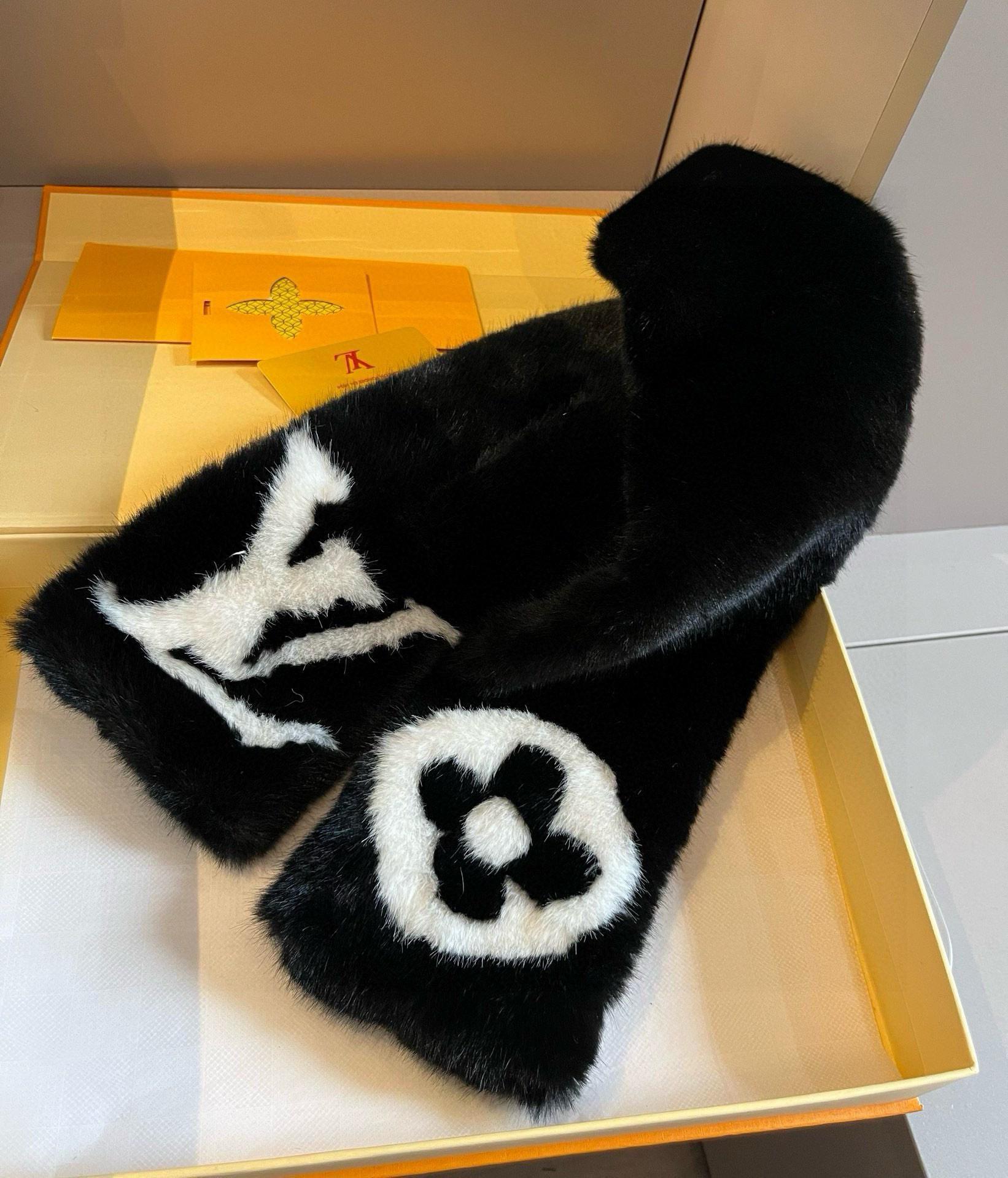 Шарф Louis Vuitton 