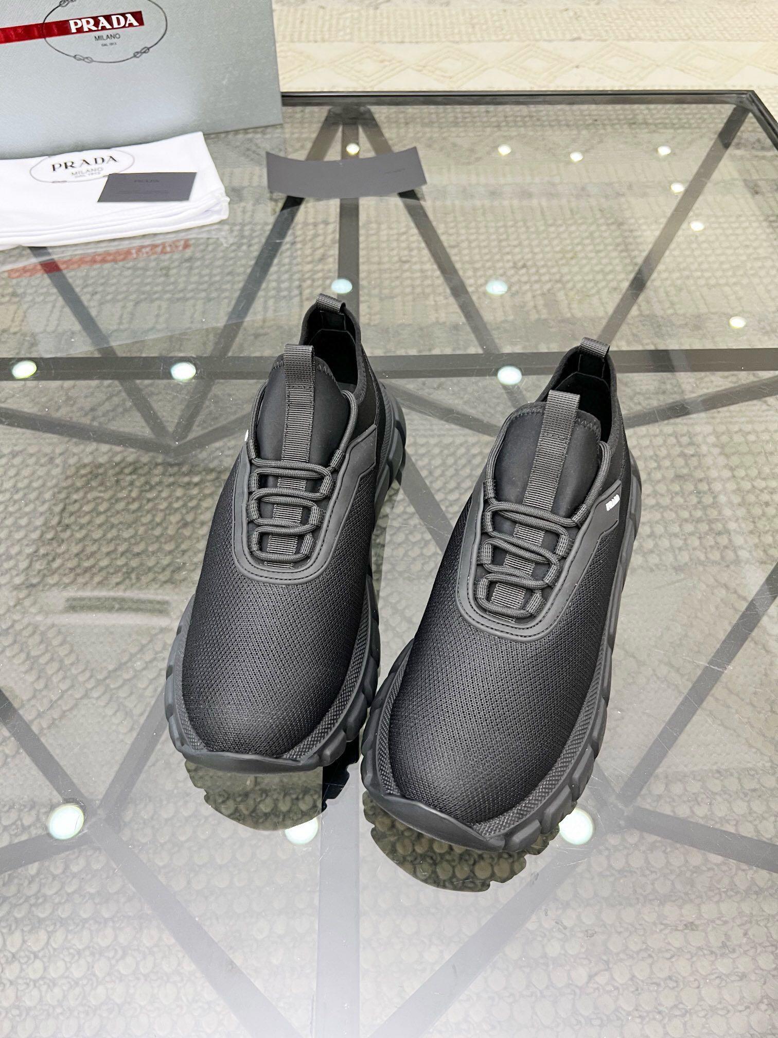 Кроссовки Prada 