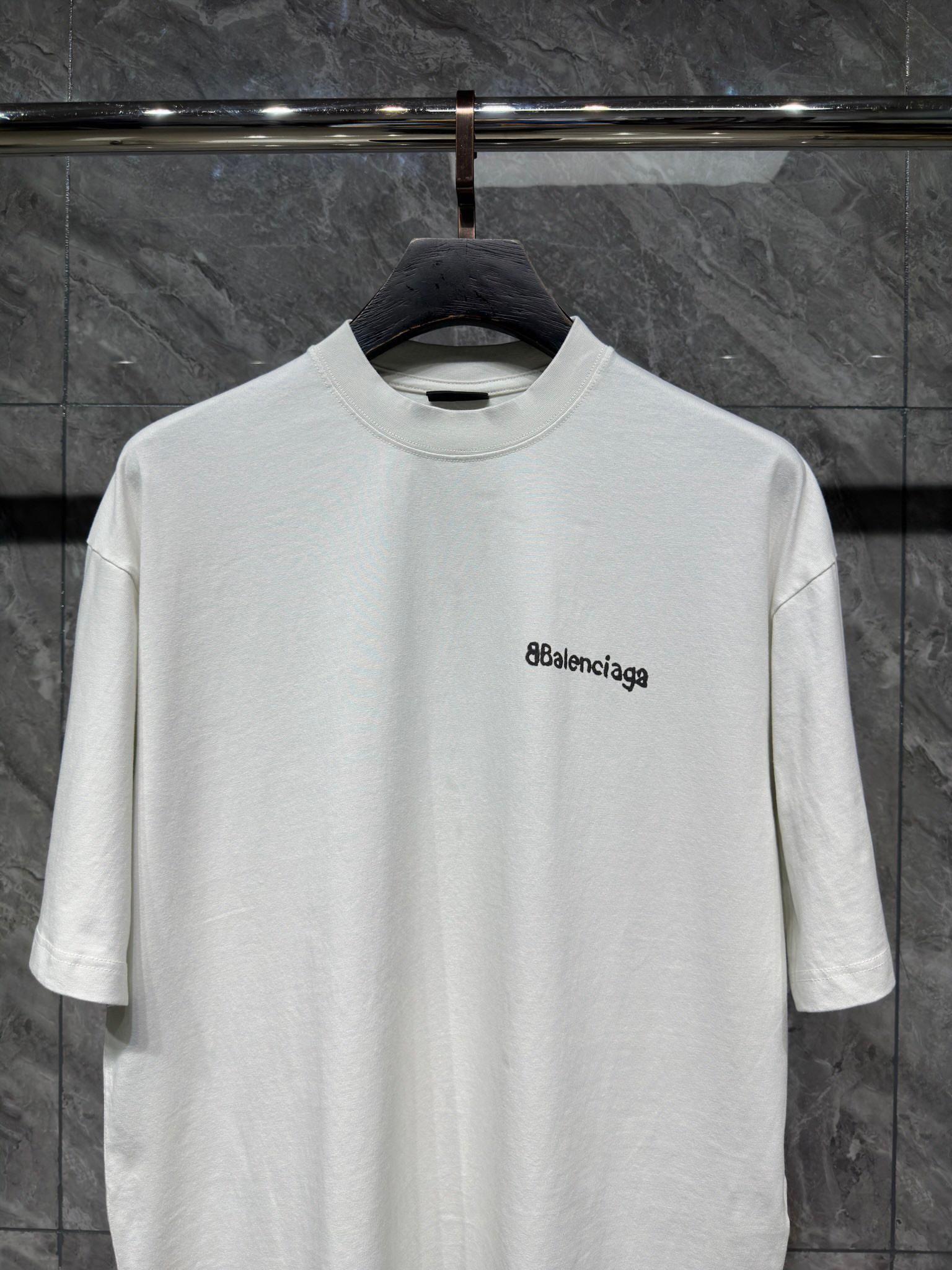 Футболка Balenciaga 