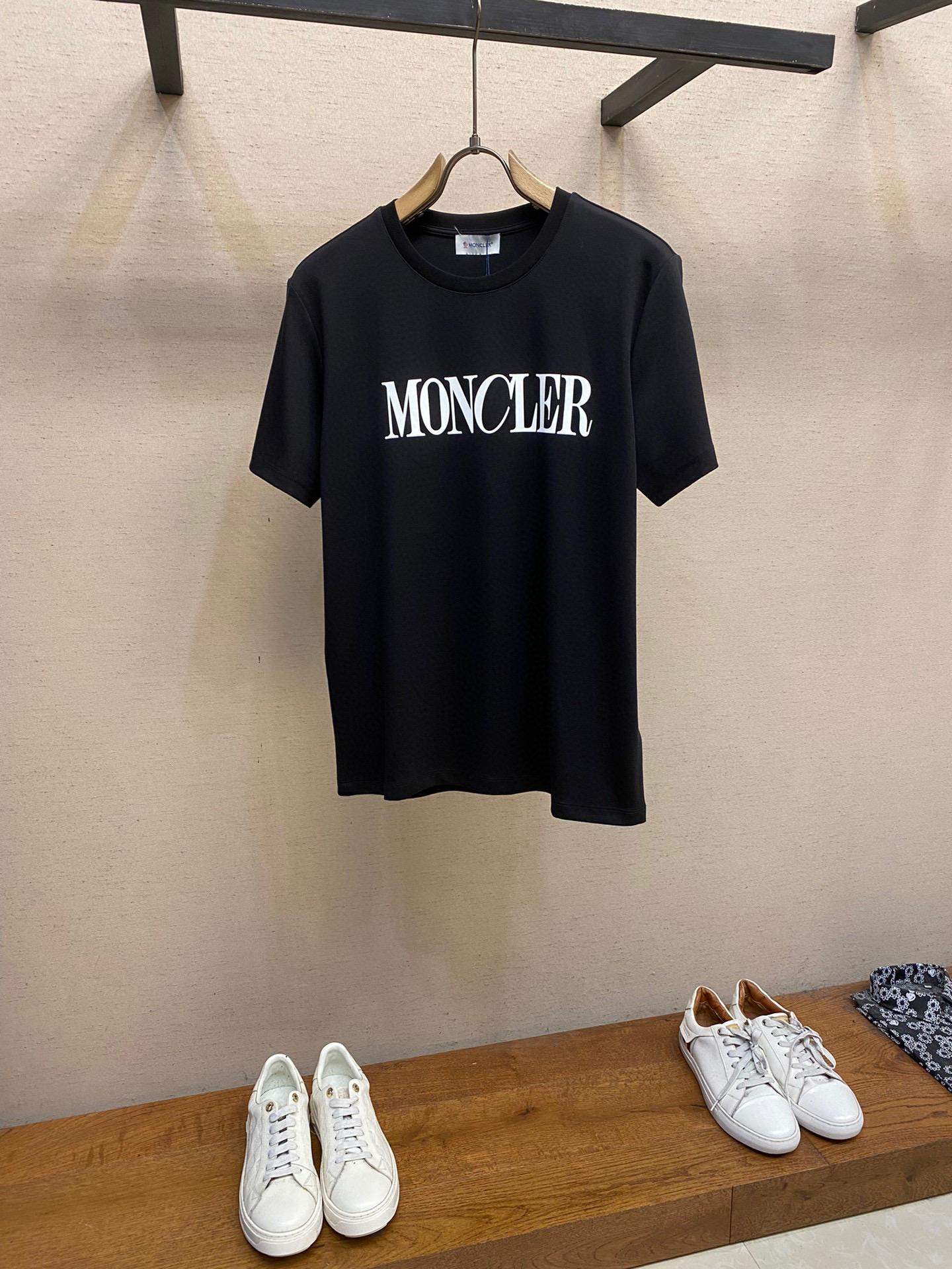 Футболка Moncler 