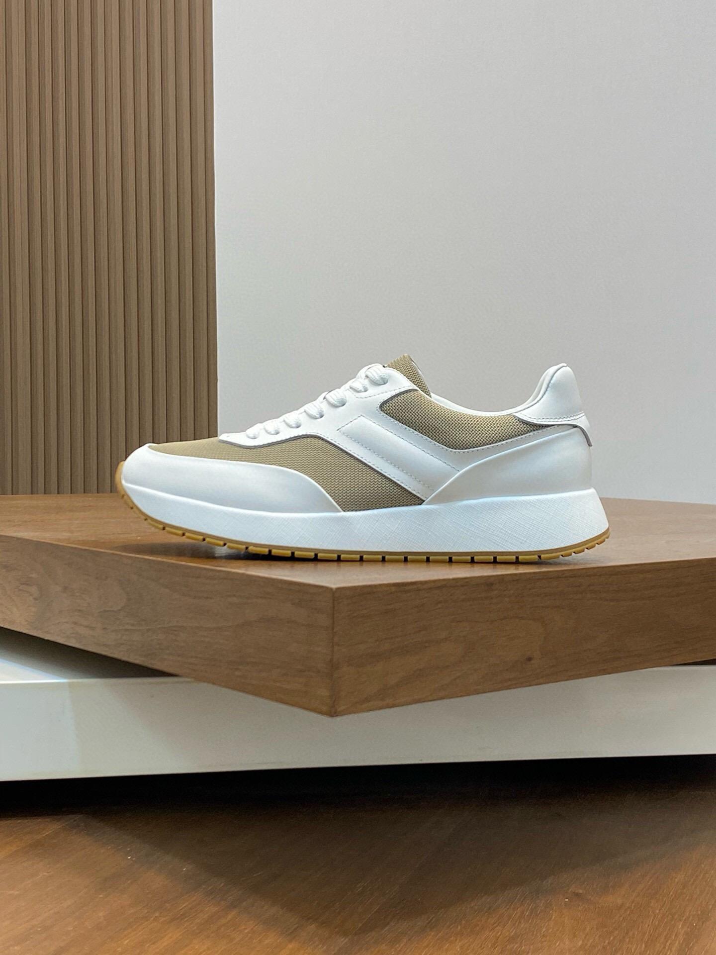 Кроссовки Prada 