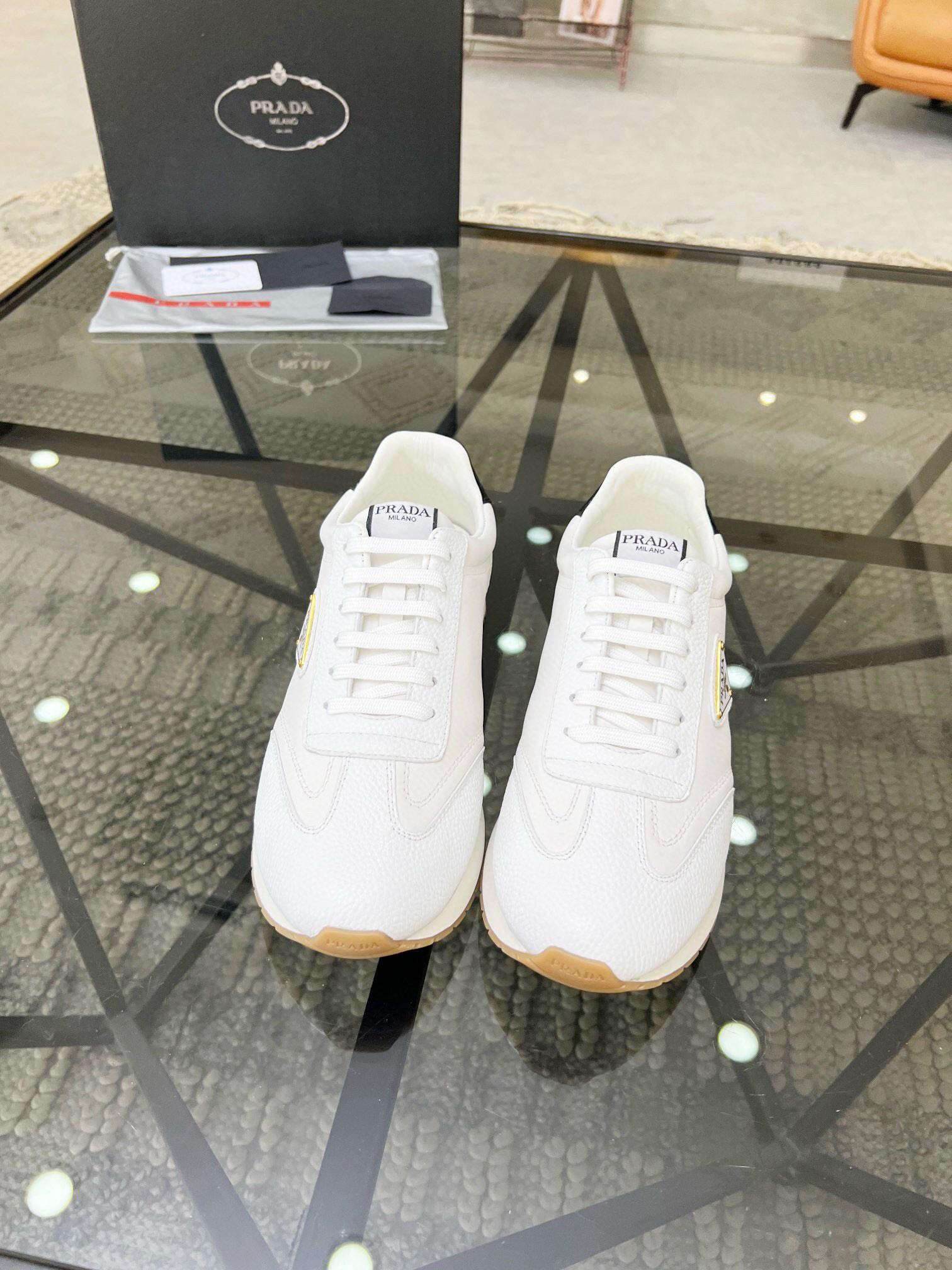 Кроссовки Prada 