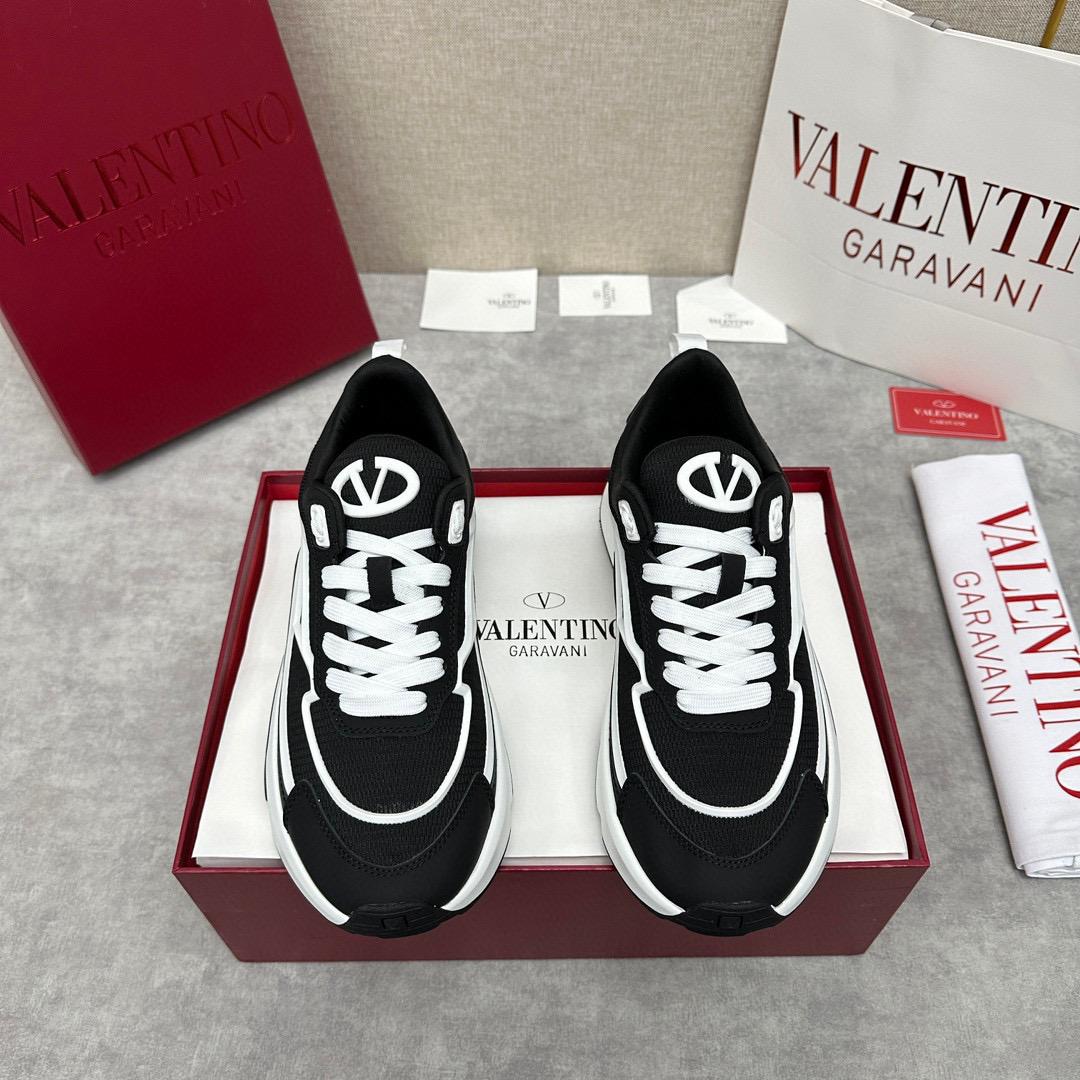 Кроссовки Valentino 