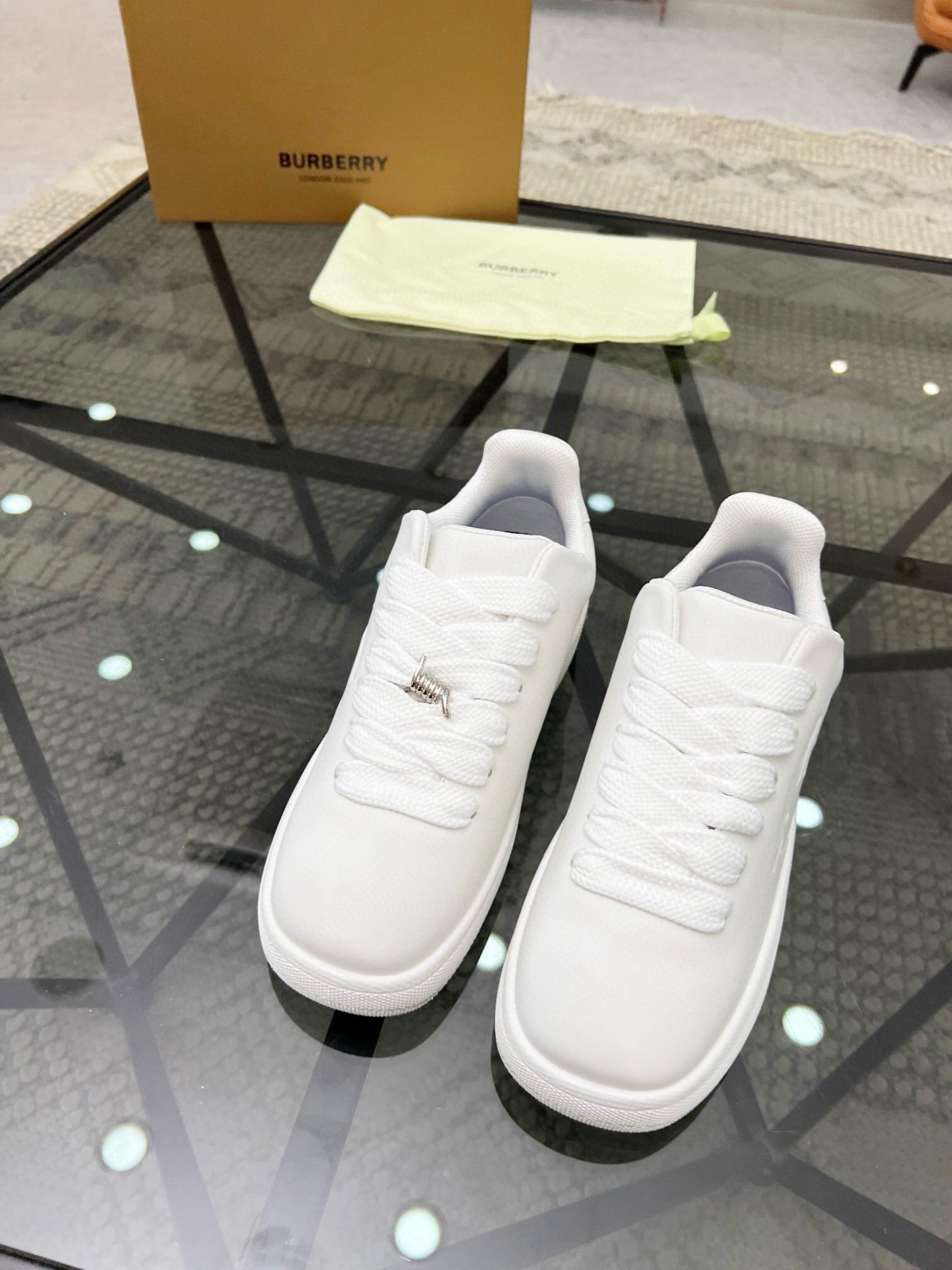 Кроссовки Burberry 