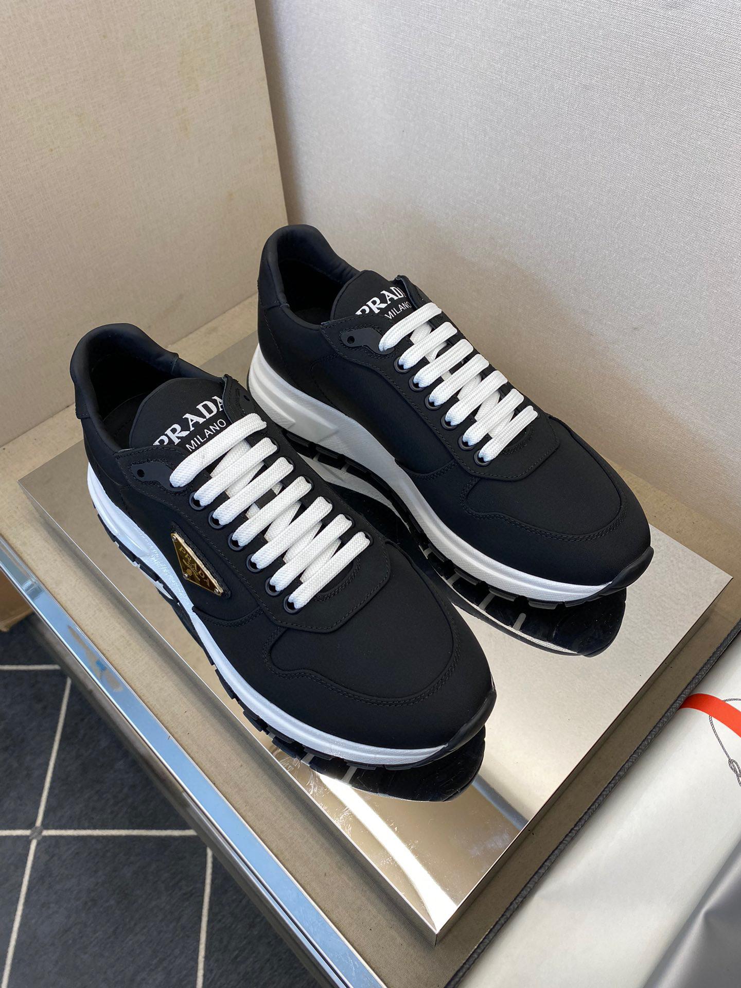 Кроссовки Prada 