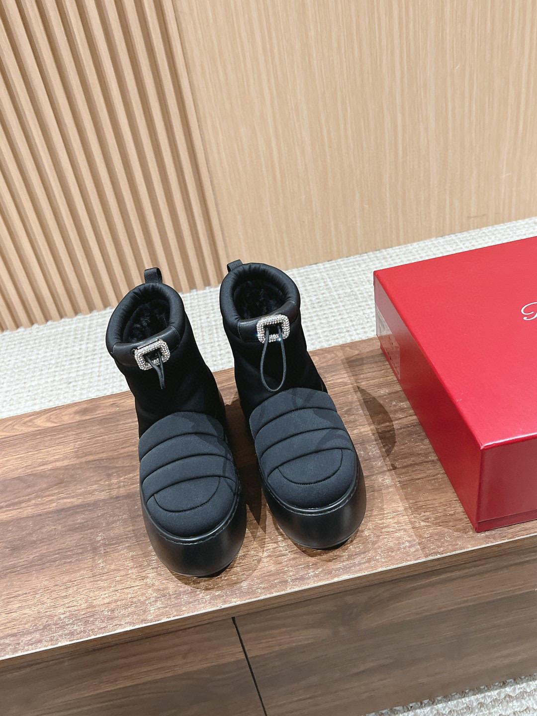 Дутики Roger Vivier 