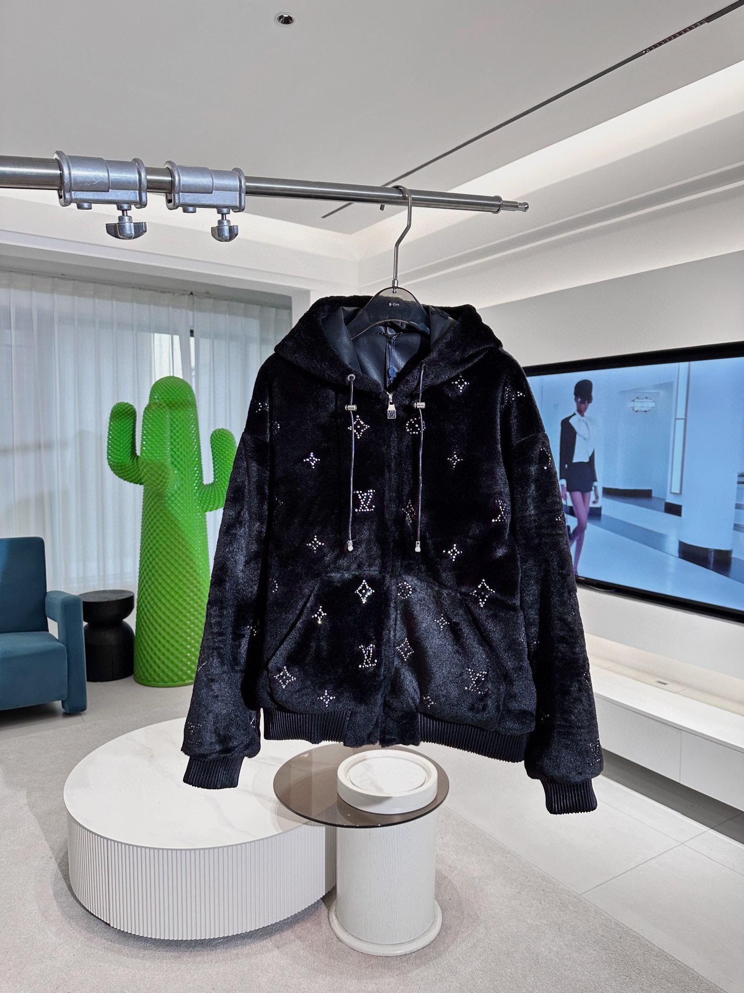 Меховая куртка Louis Vuitton