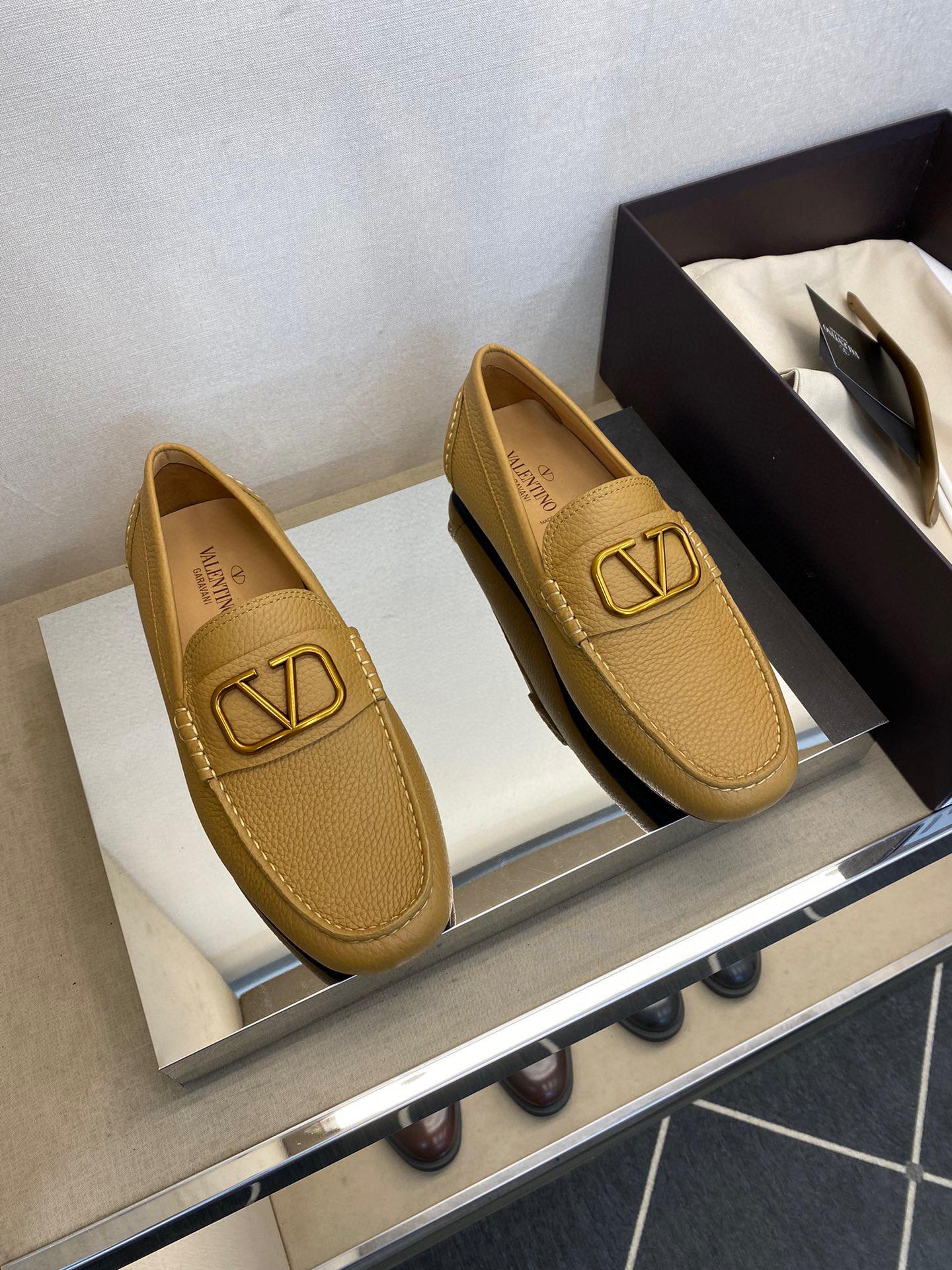 Лоферы Valentino