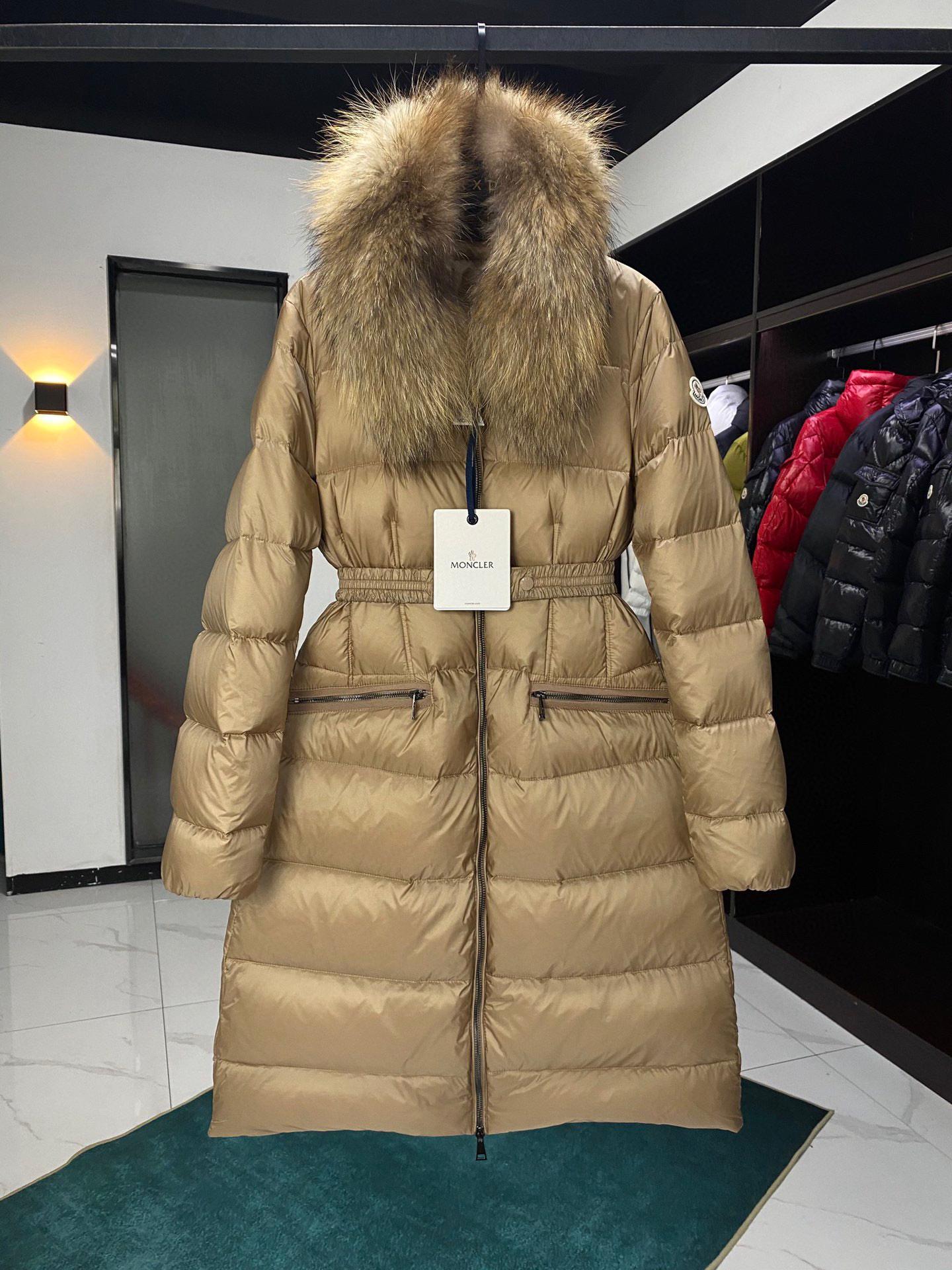 Пуховик Moncler Boedic