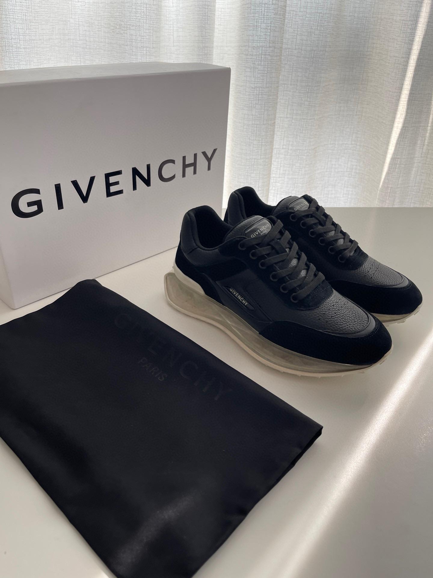 Кроссовки Givenchy  
