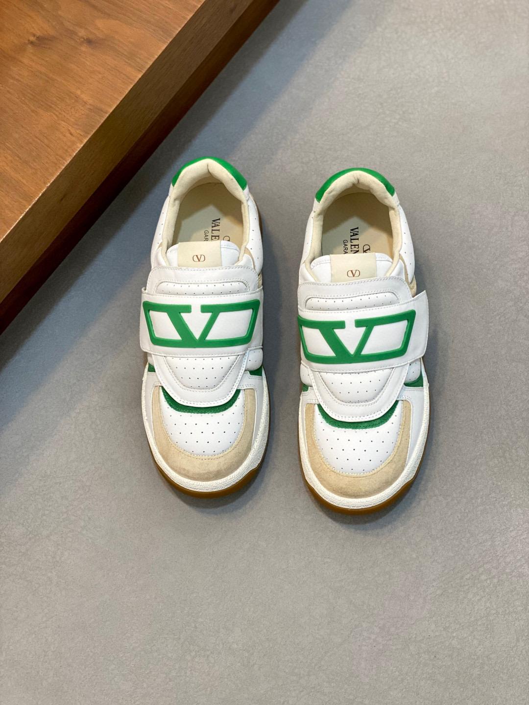 Кроссовки Valentino  