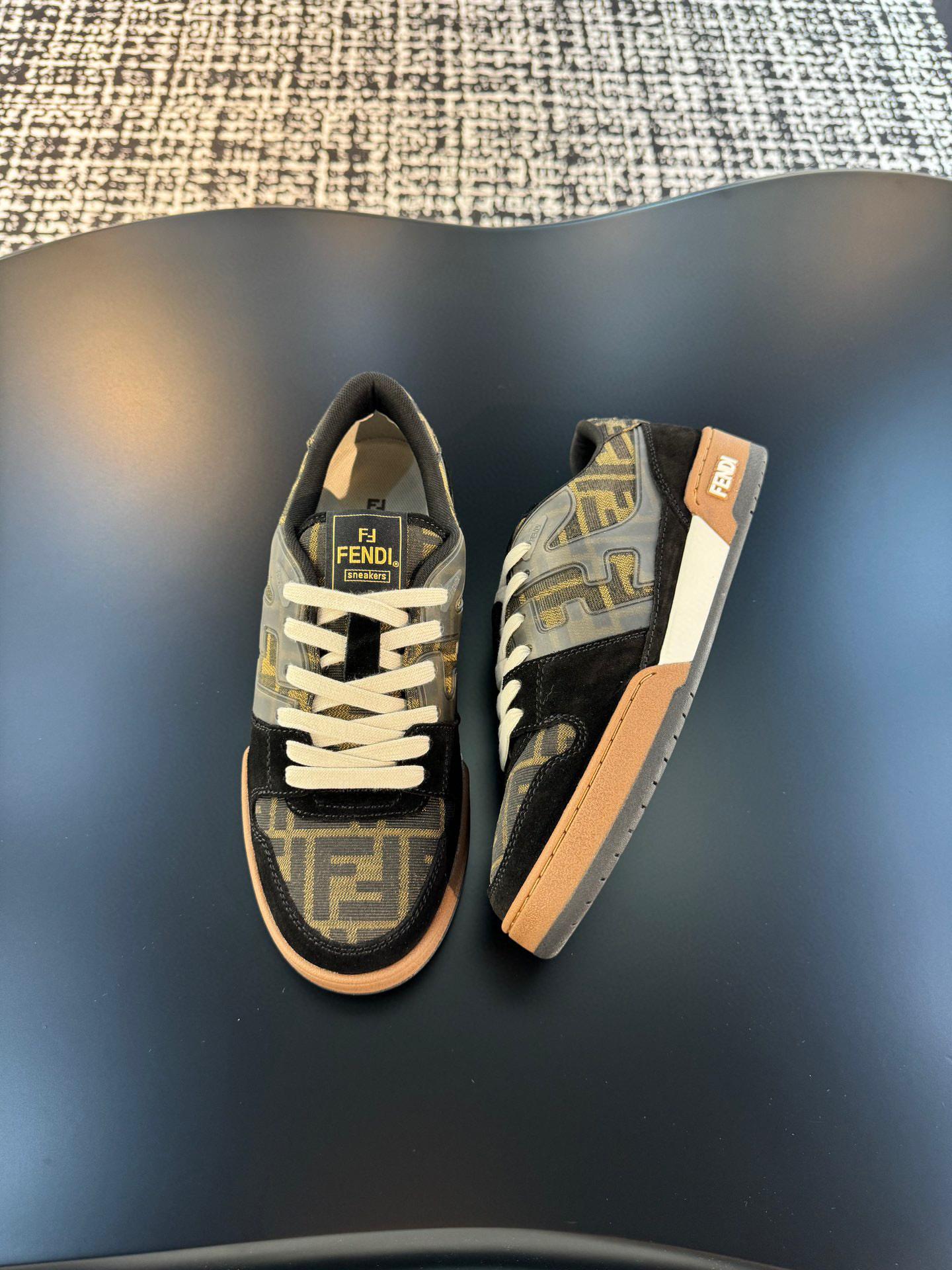 Кроссовки Fendi