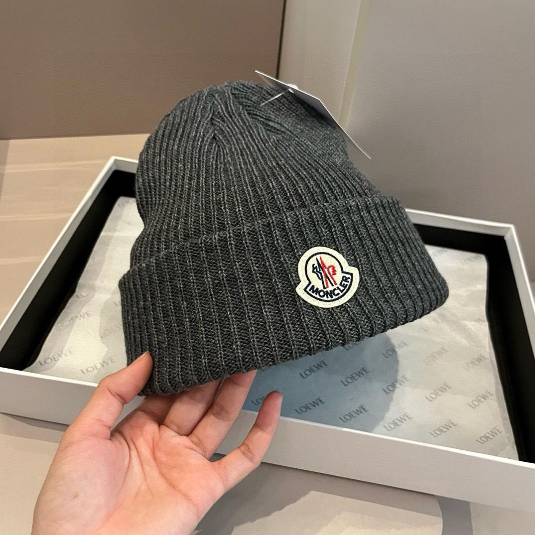 Шапка Moncler