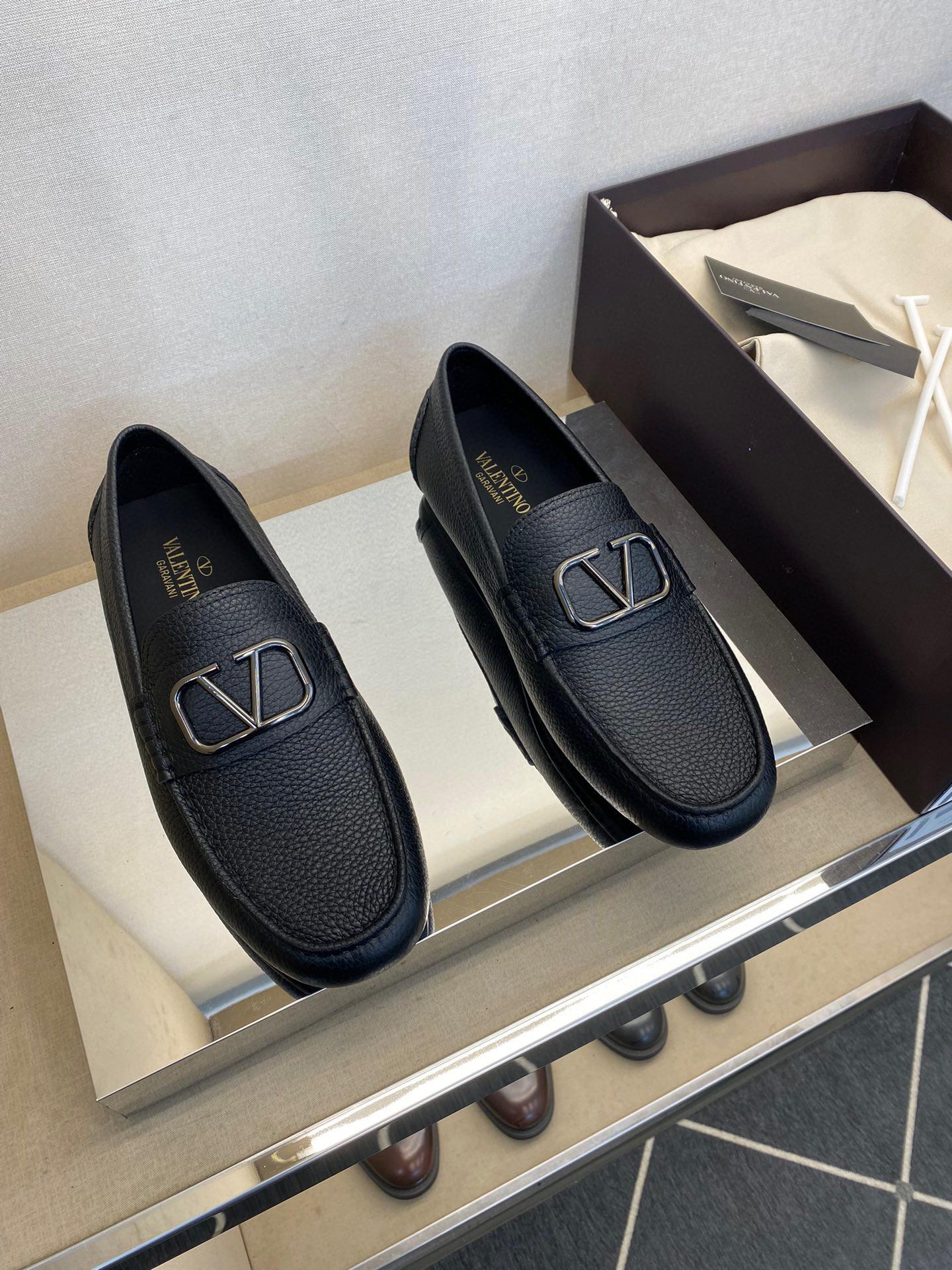 Лоферы Valentino