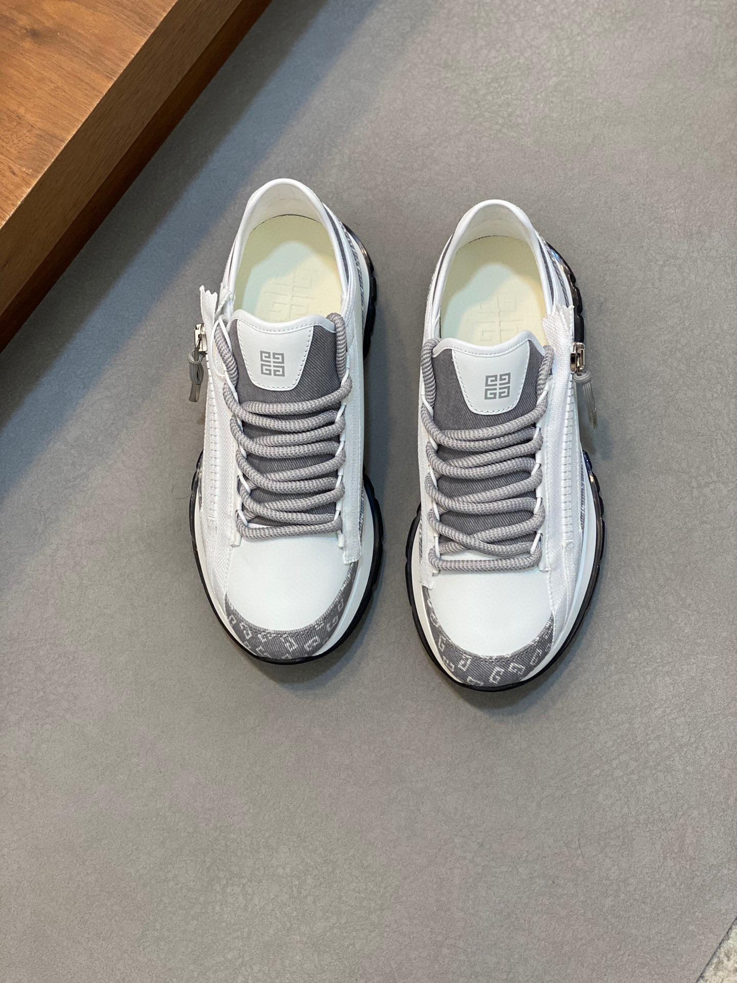 Кроссовки Givenchy  