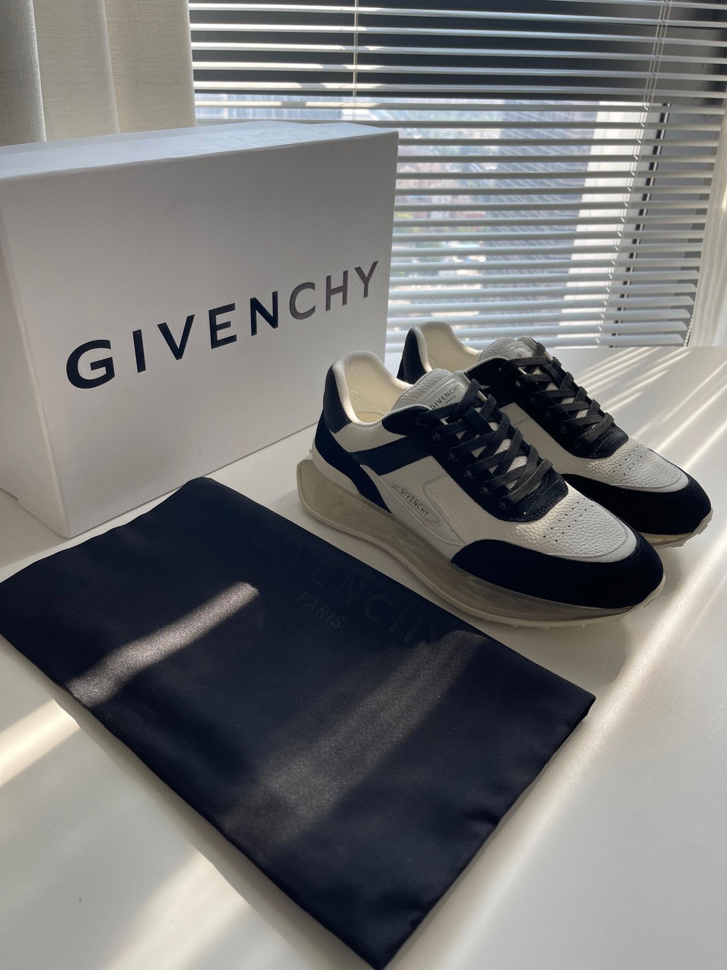 Кроссовки Givenchy 