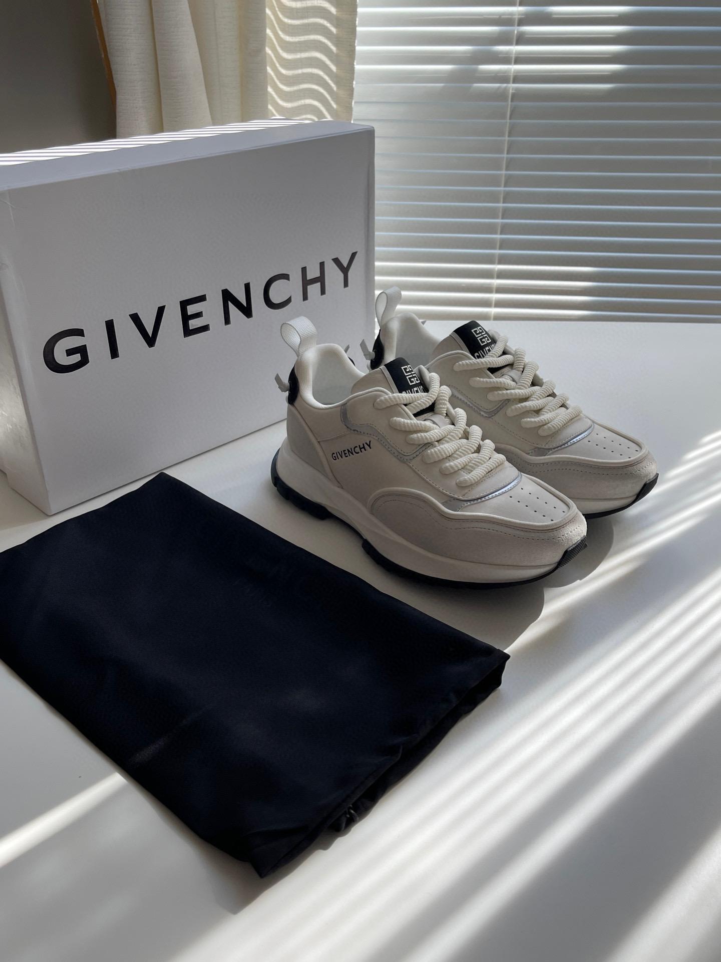 Кроссовки Givenchy