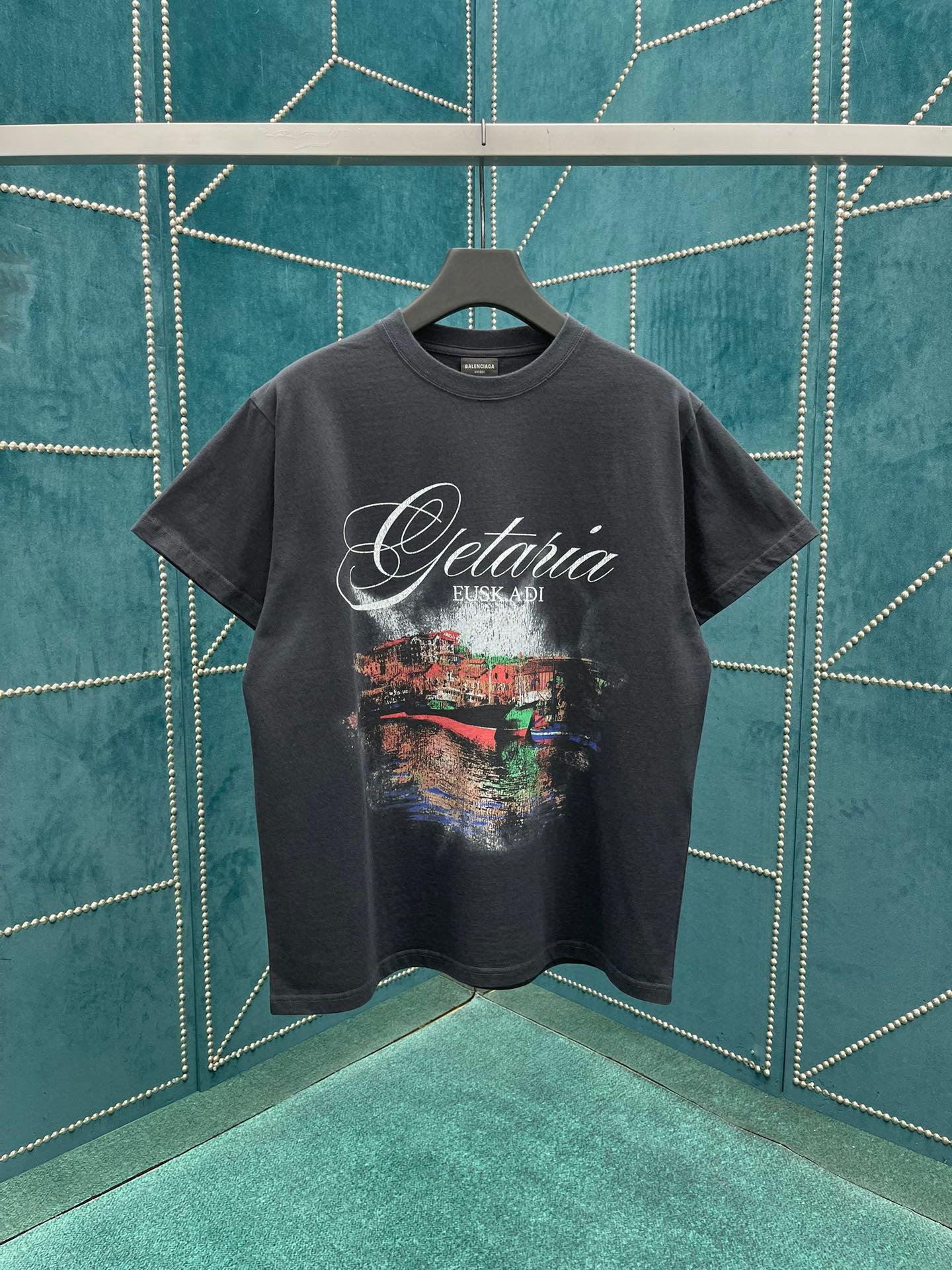 Футболка Balenciaga