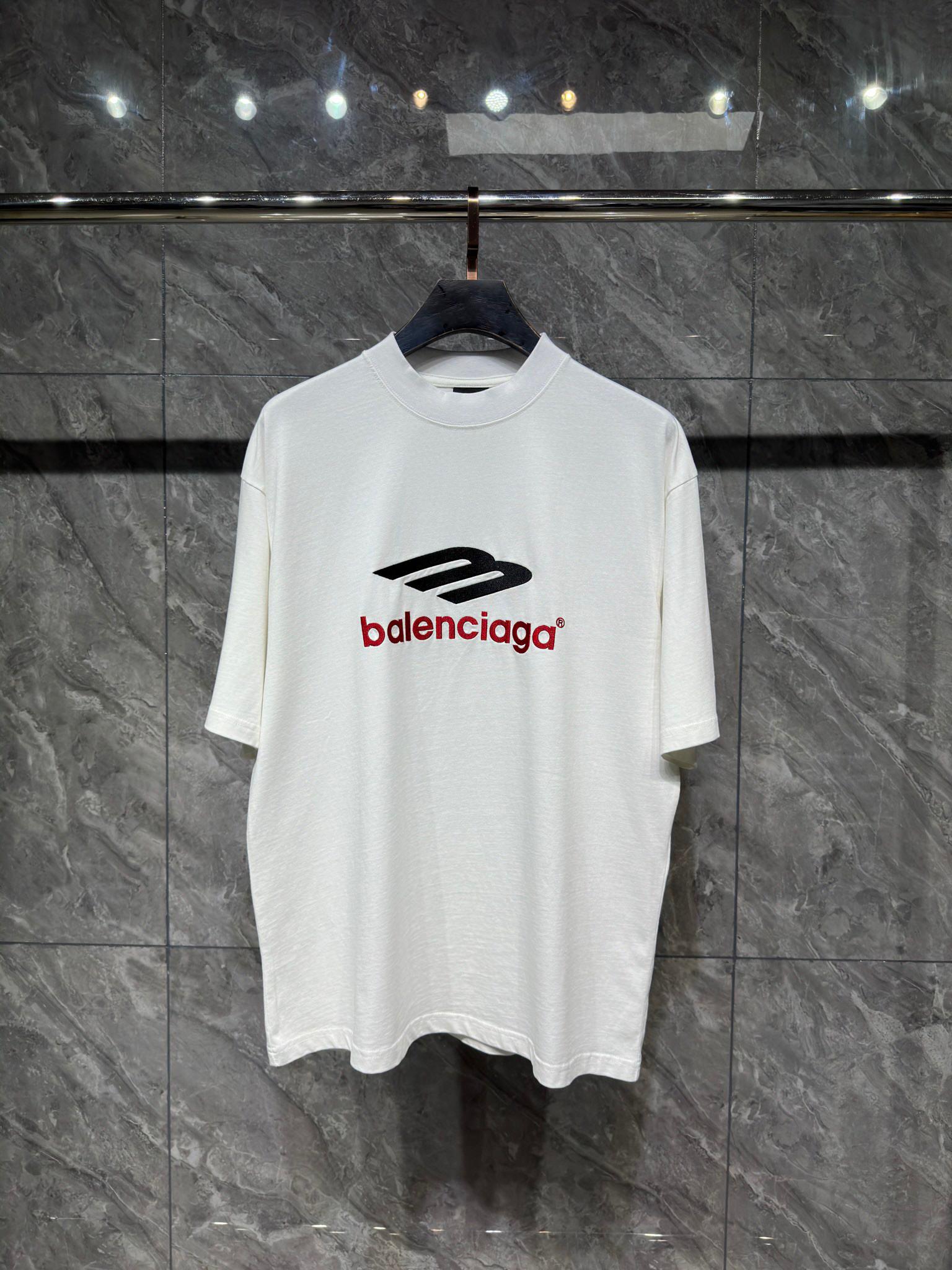 Футболка Balenciaga 