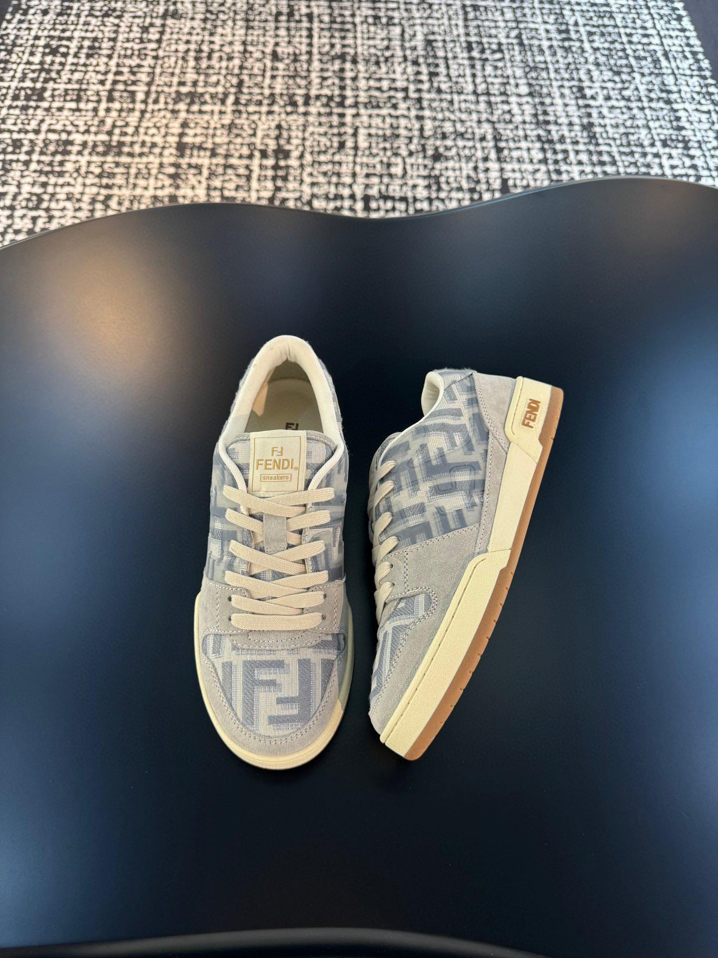 Кроссовки Fendi