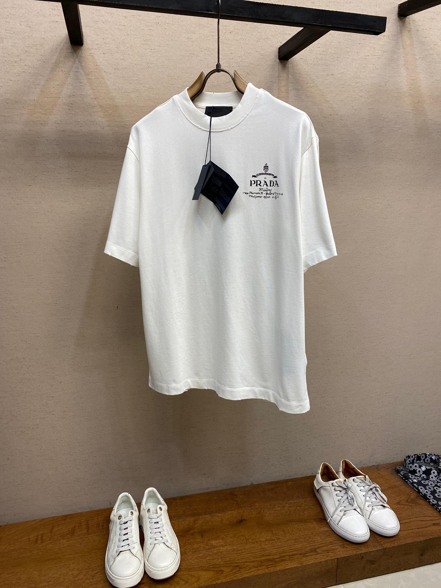 Футболка Prada 