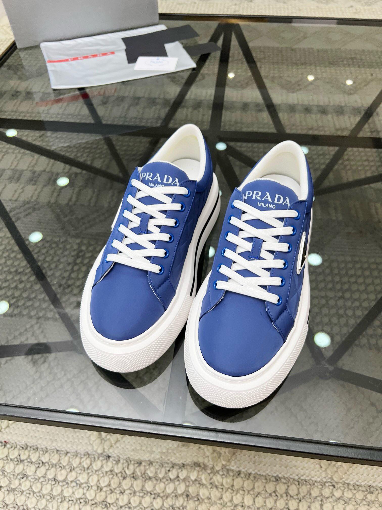 Кроссовки Prada 