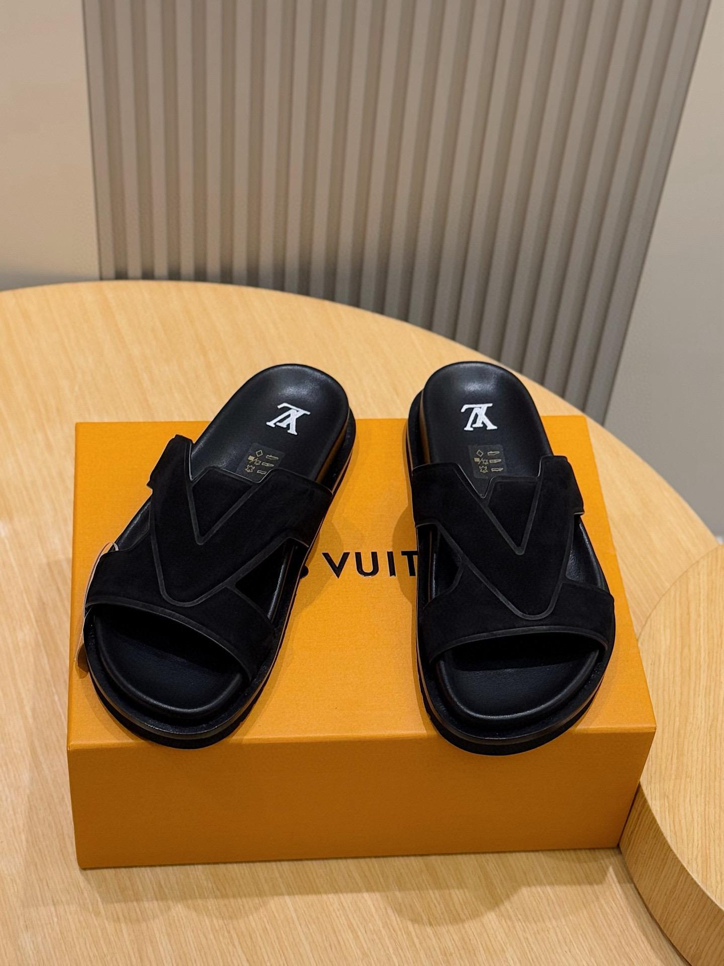 Шлепанцы Louis Vuitton 