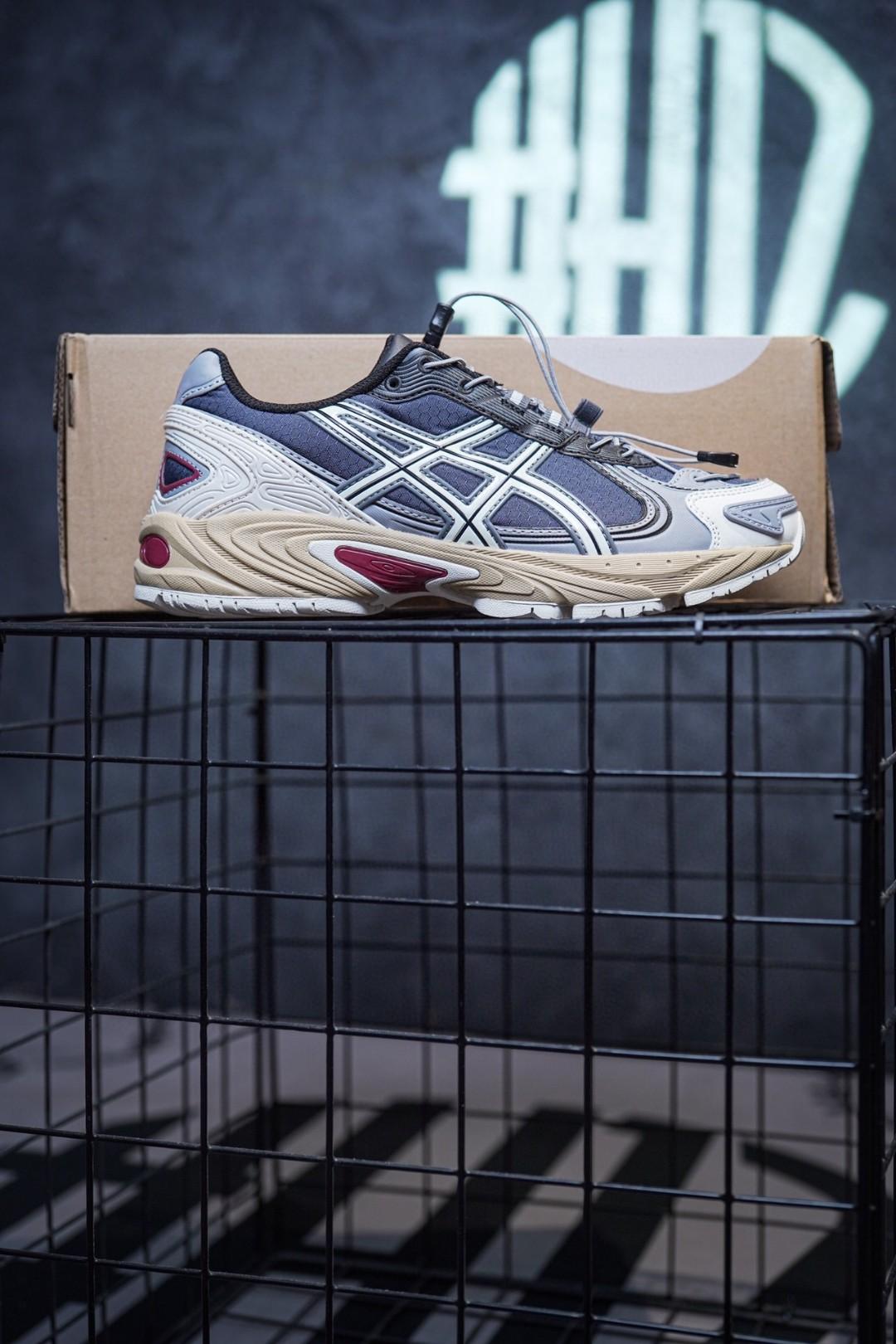 Кроссовки Asics