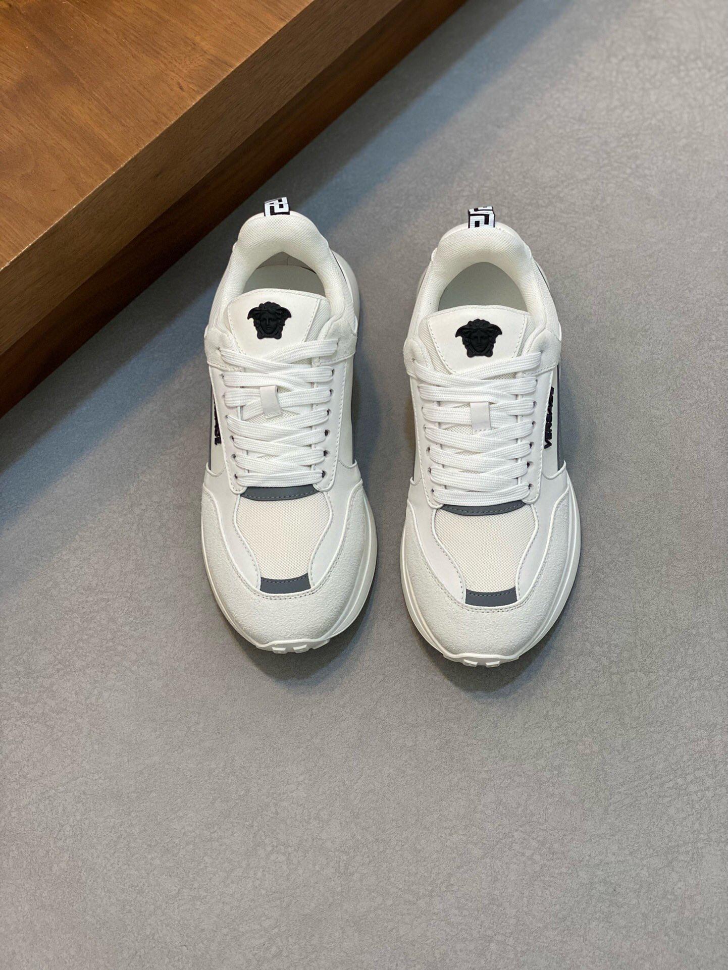 Кроссовки Versace