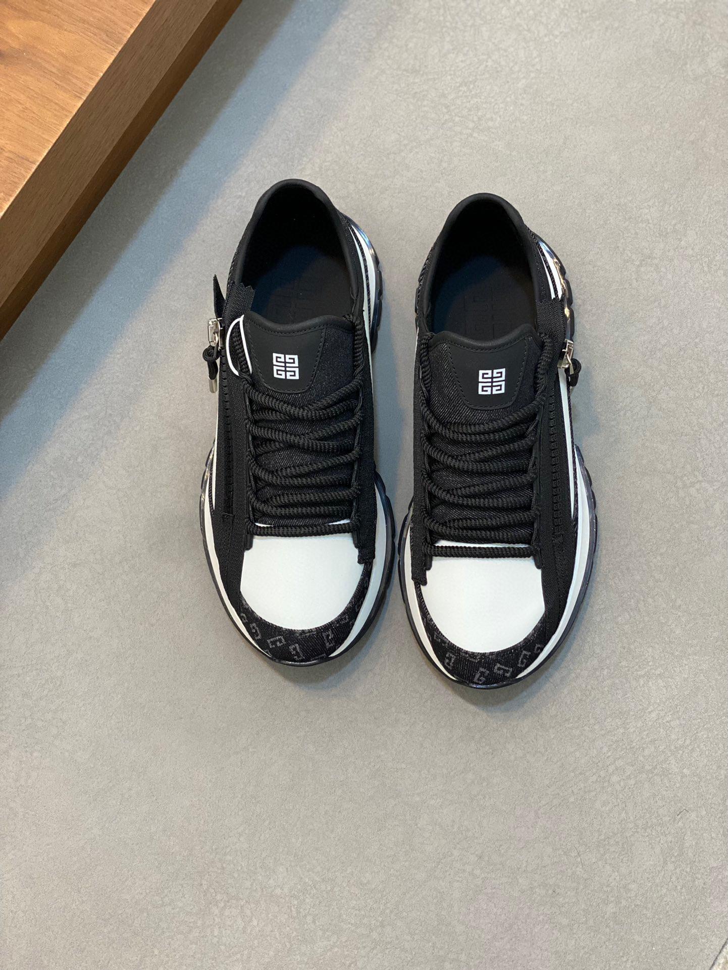 Кроссовки Givenchy  