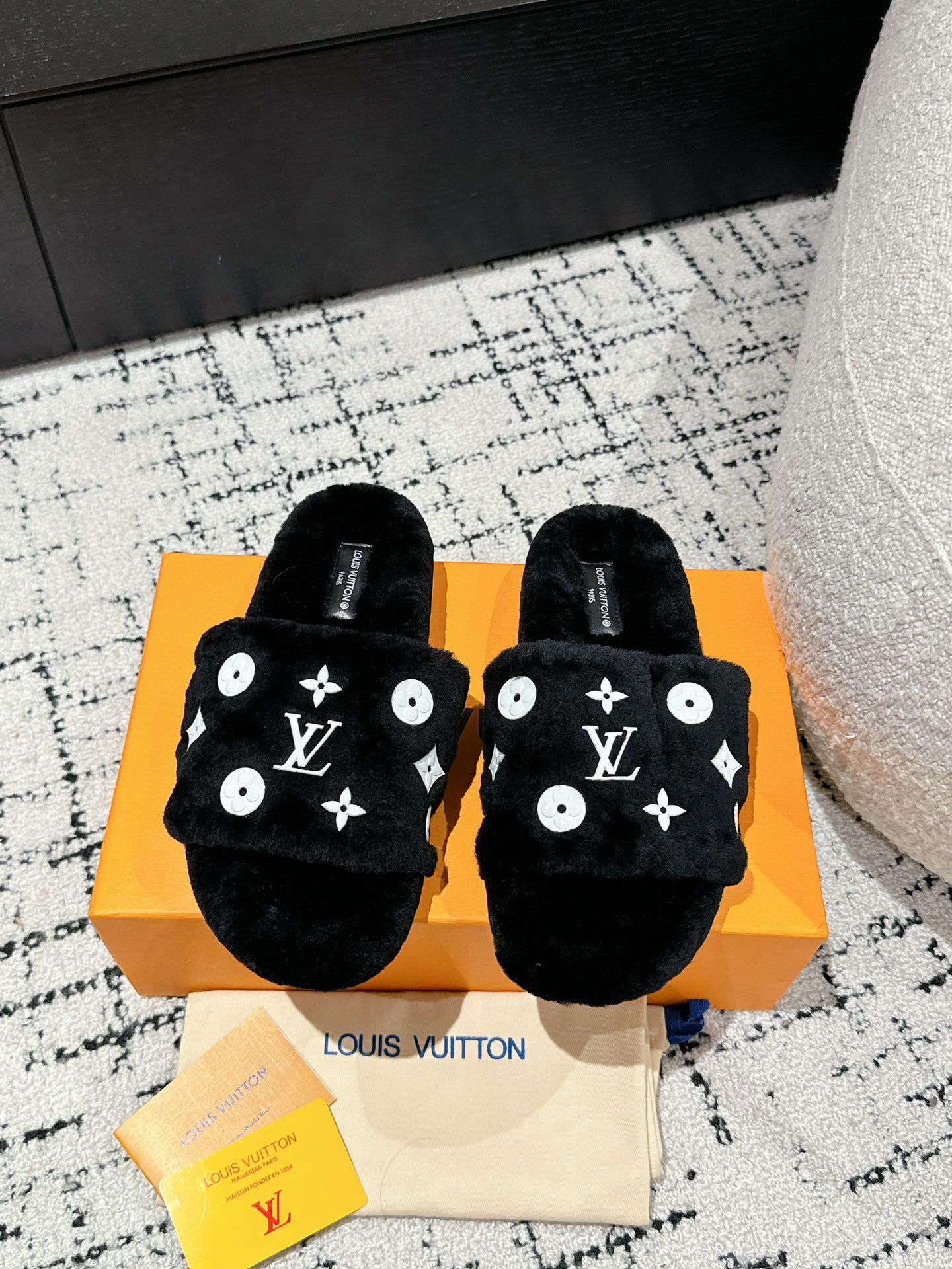 Тапки Louis Vuitton 