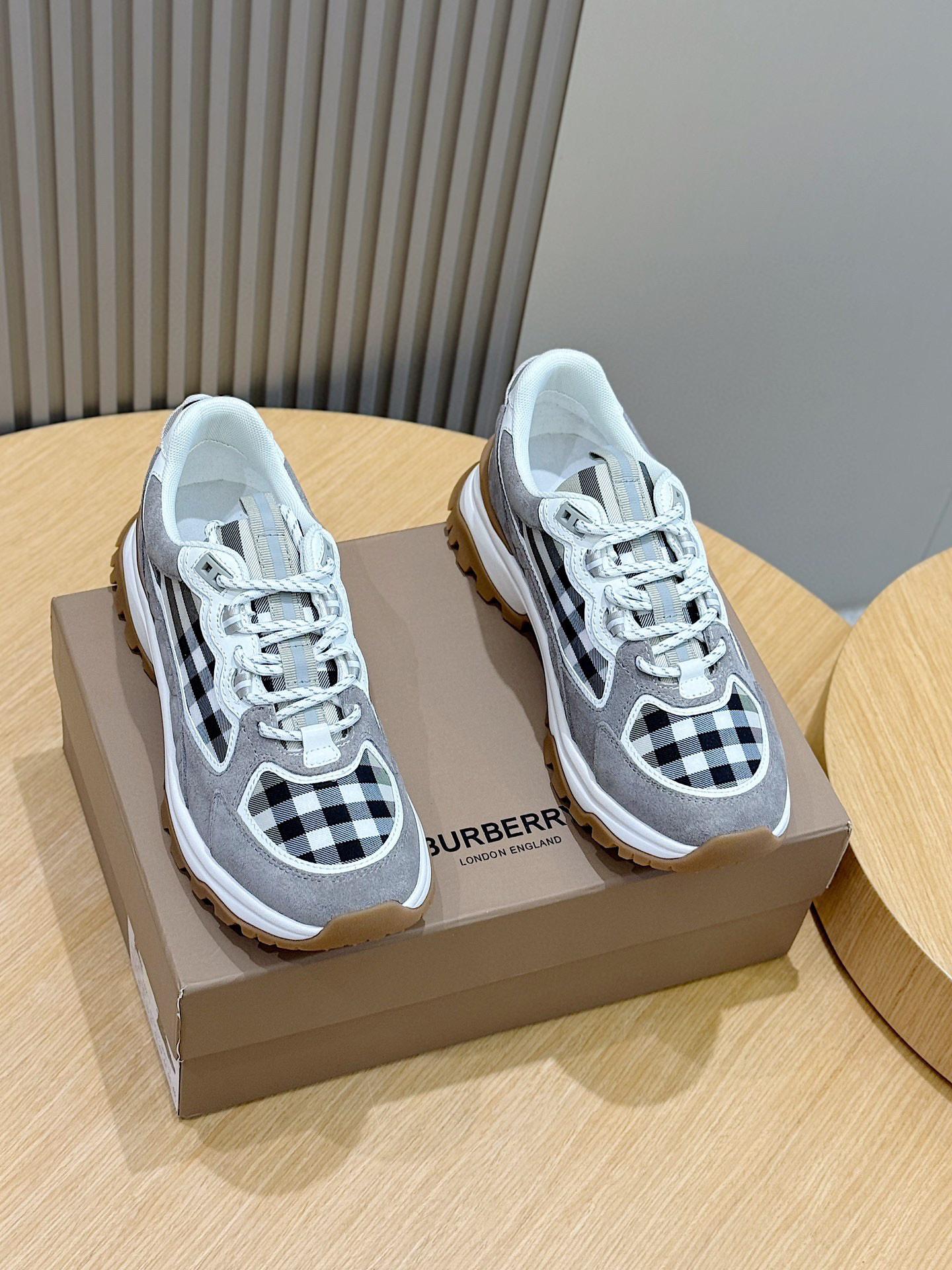 Кроссовки Burberry  