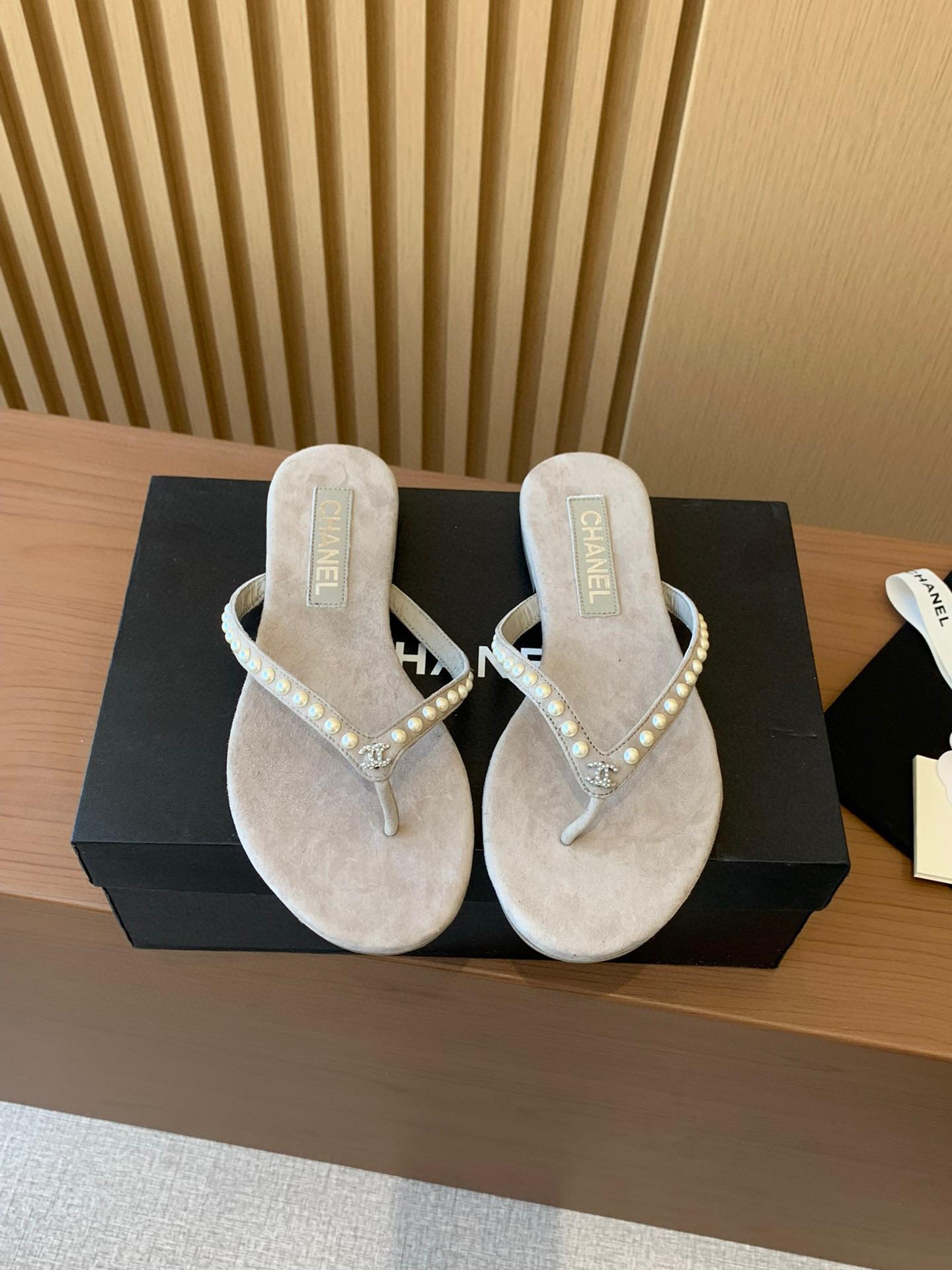 Шлёпанцы Chanel