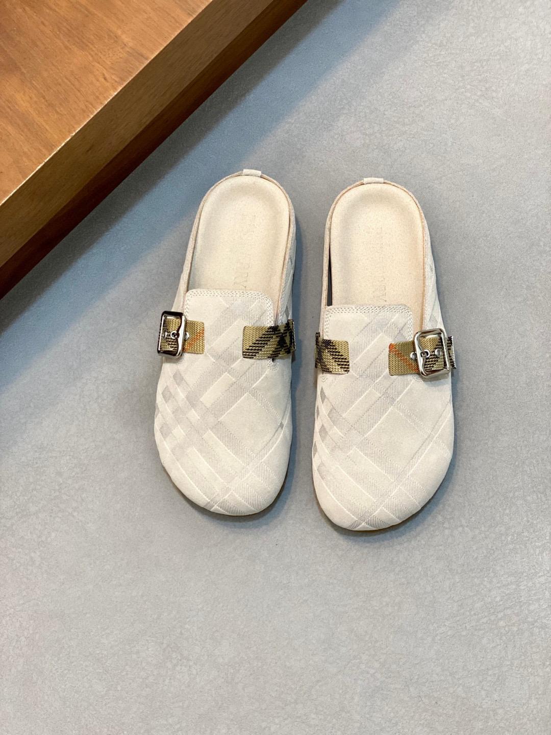 Тапочки Burberry 