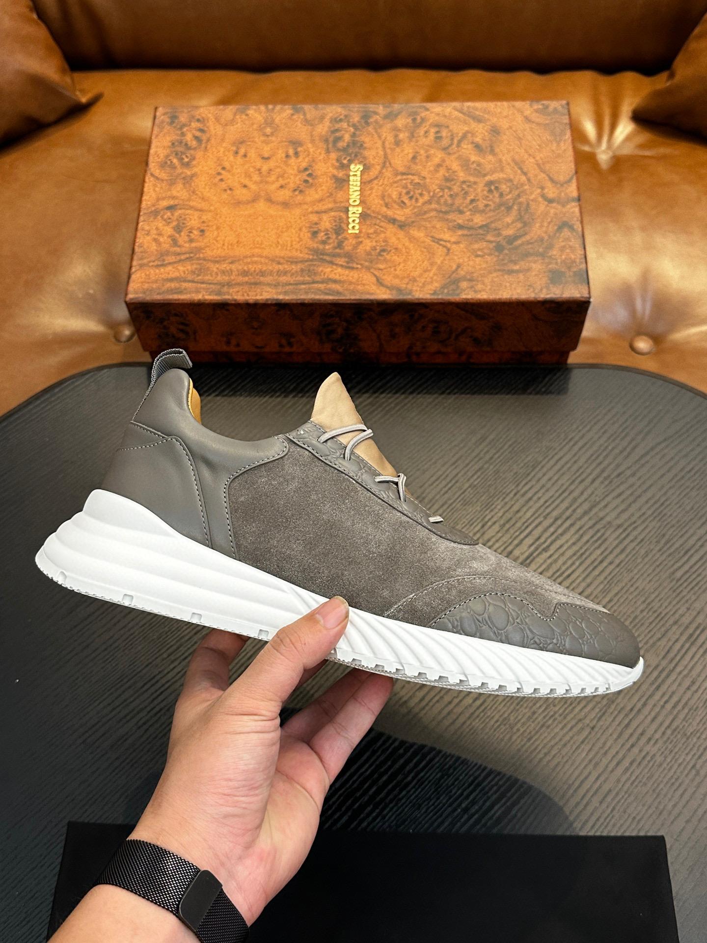 Кроссовки Santoni 