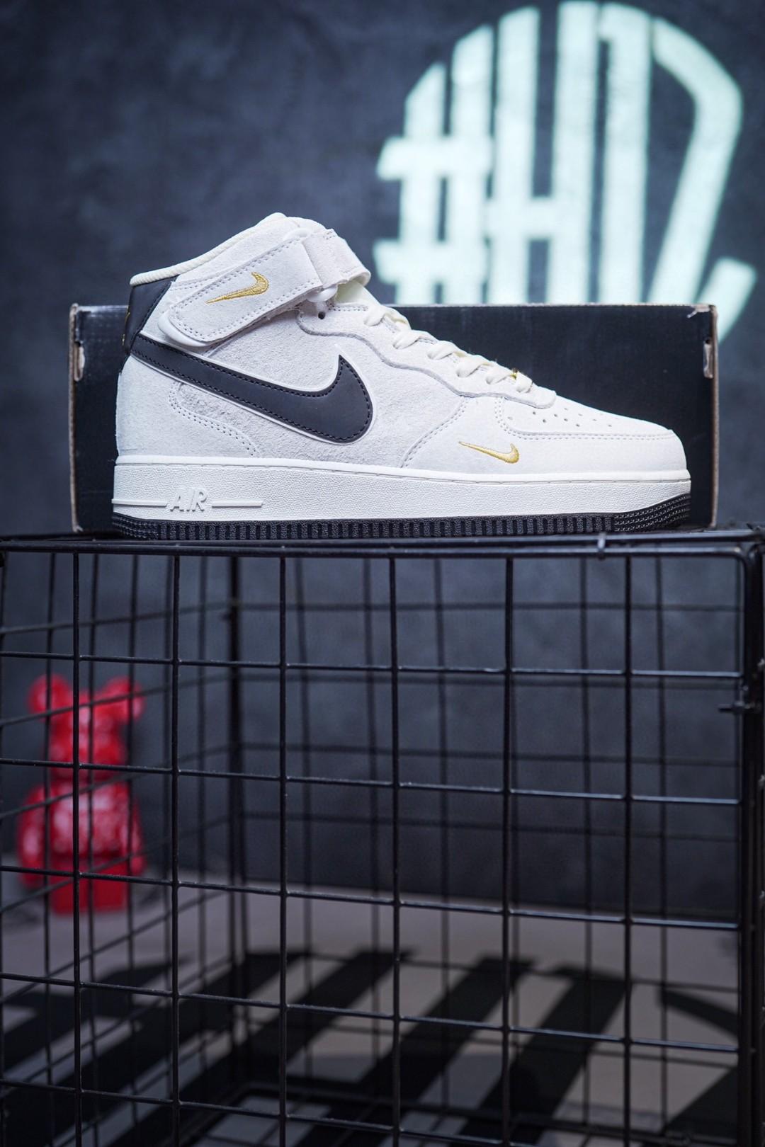 Кроссовки Nike