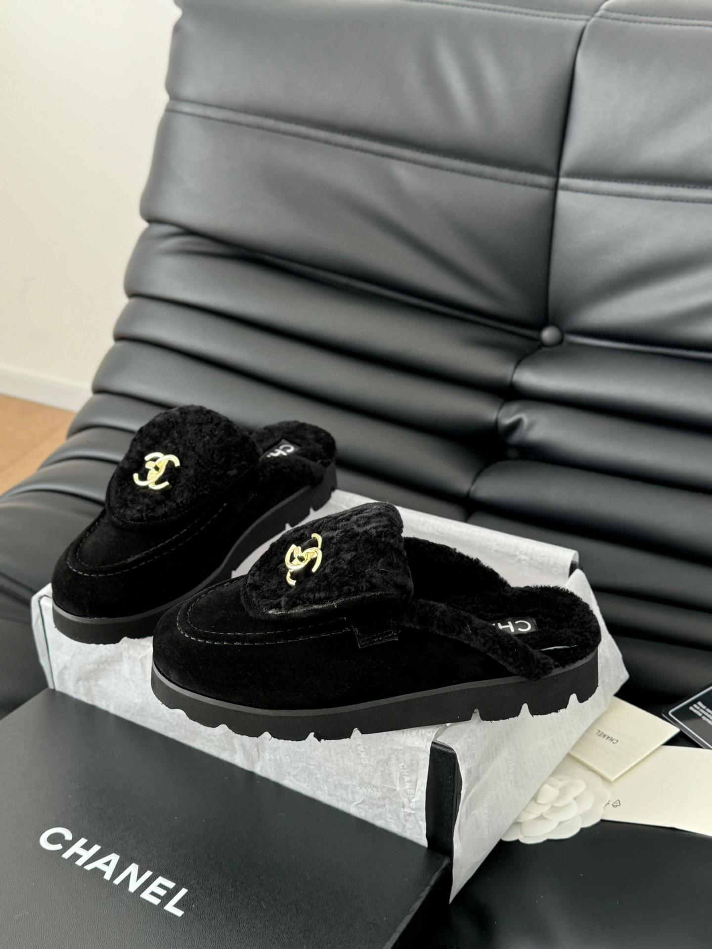 Мюли с мехом Chanel