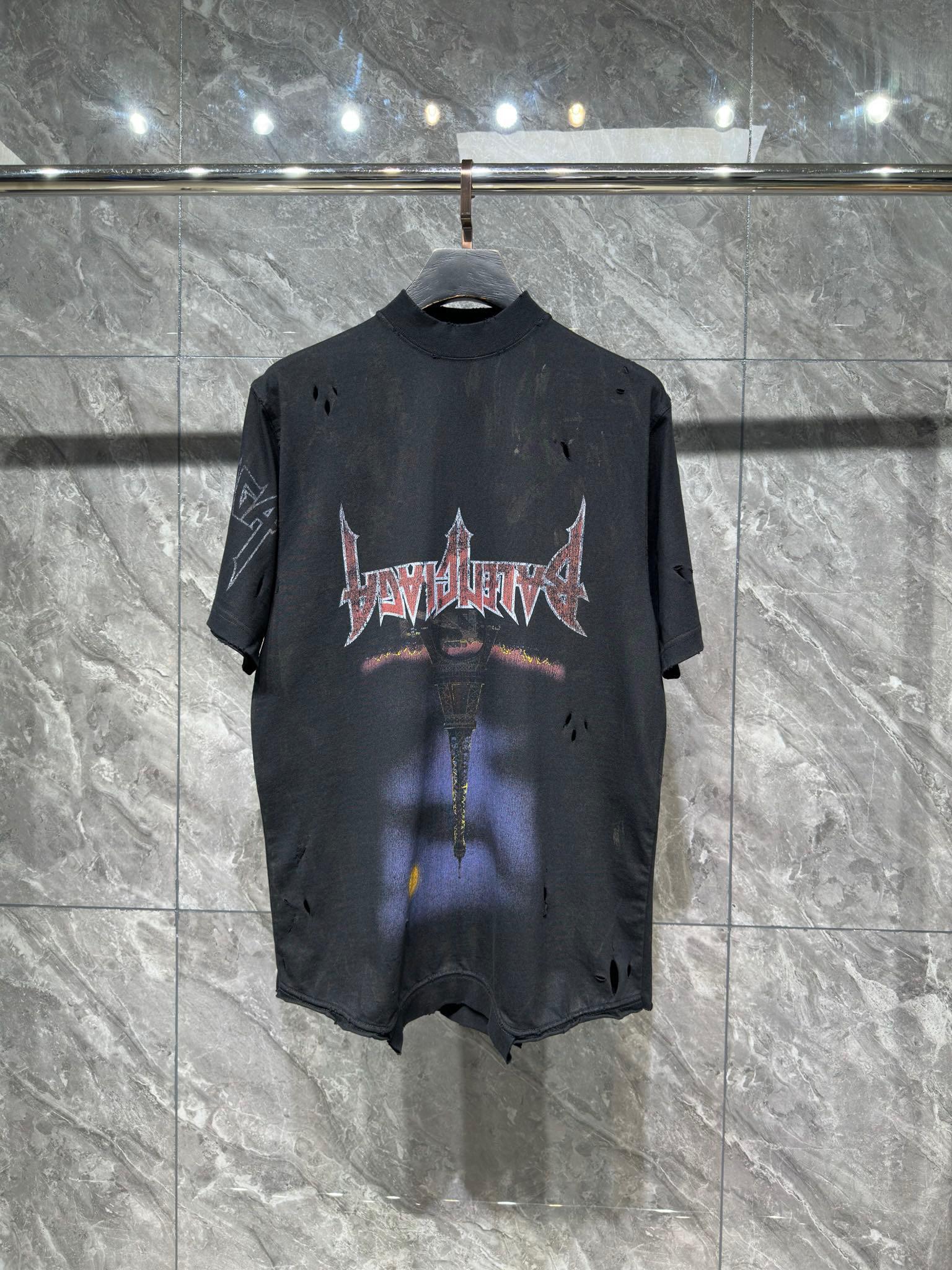 Футболка Balenciaga 