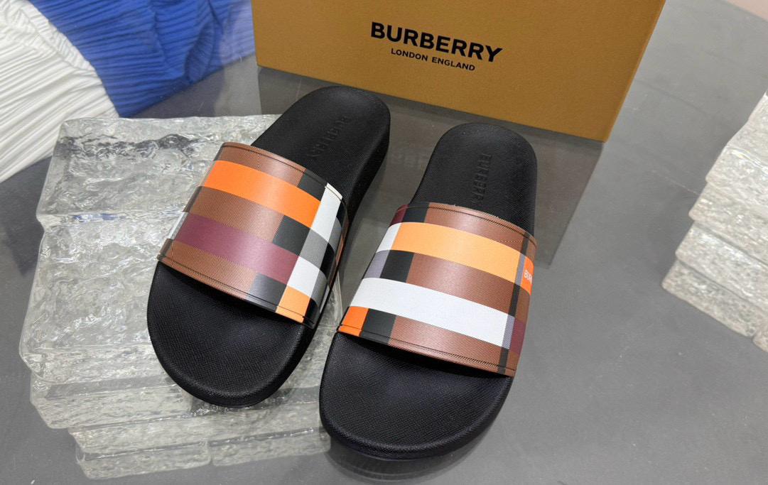 Шлепки Burberry 