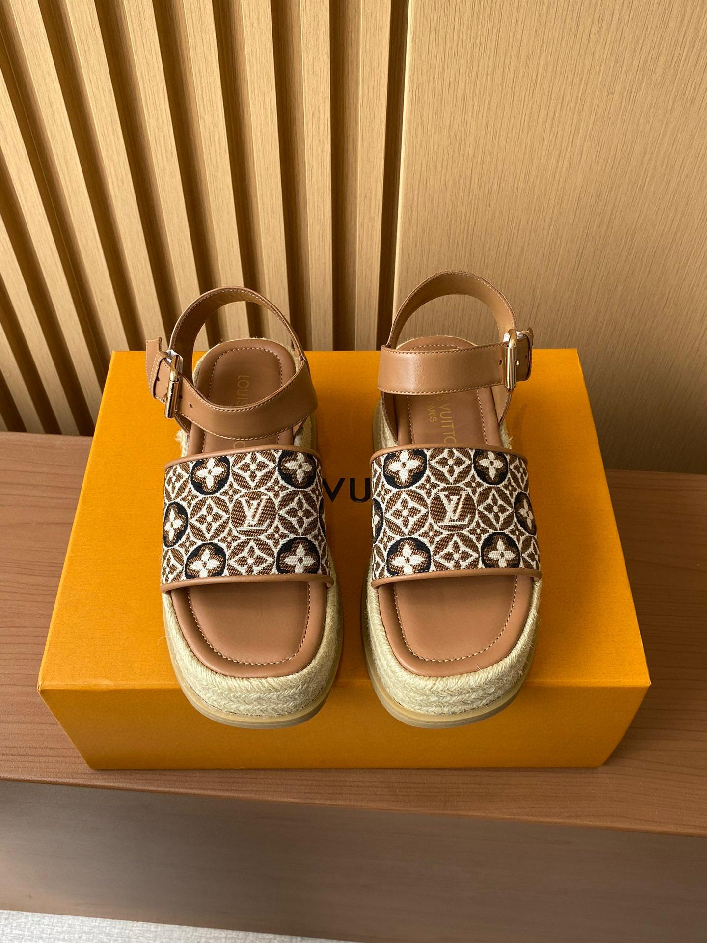 Сандали Louis Vuitton 