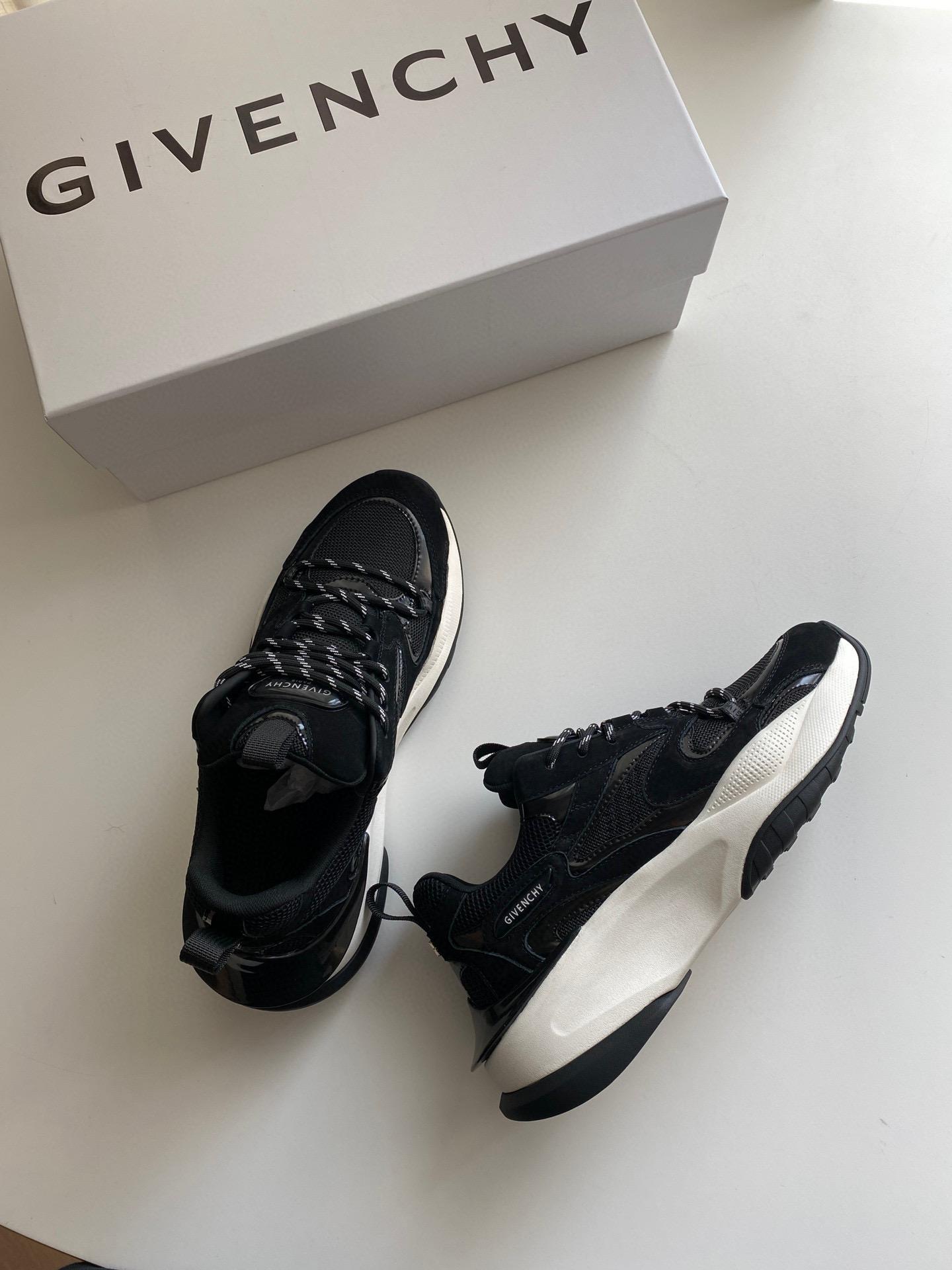 Кроссовки Givenchy 