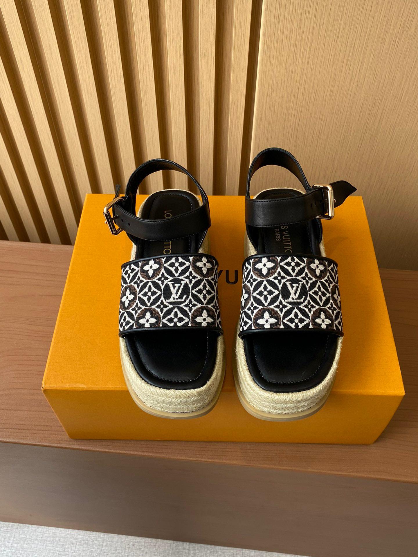 Сандали Louis Vuitton 